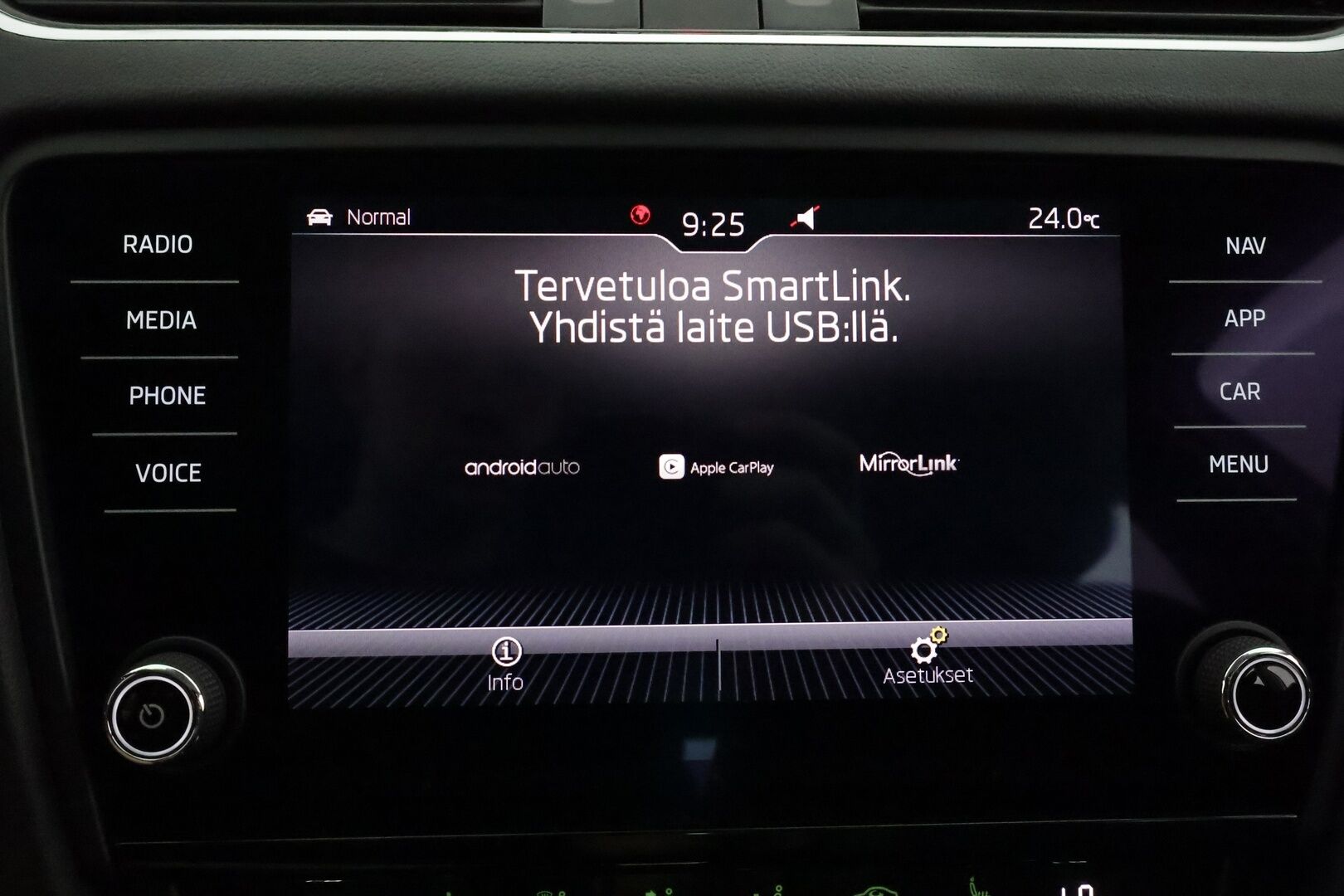 Skoda Octavia 2020 Combi 2,0 TDI 184 4x4 Scout Business DSG **Webasto / Koukku / Adapt.vakkari / LED-valot / P.kamera / Navi / Keyless** - Super varusteilla | Neliveto / 2-om Suomi-auto | Kahdet renkaat aluvanteilla | Adaptiivinen vakkari | Webasto | Koukku | 