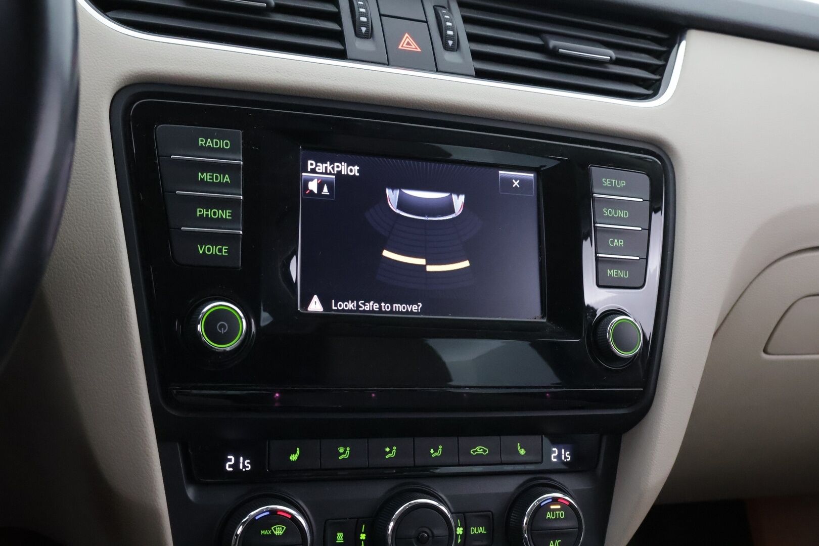 Skoda Octavia 2014 Combi 1,6 TDI Elegance DSG Autom - YritysOutlet - Myydään vain yrityksille - – Tämä auto myydään YritysOutlet -valikoimasta vain yritykselle