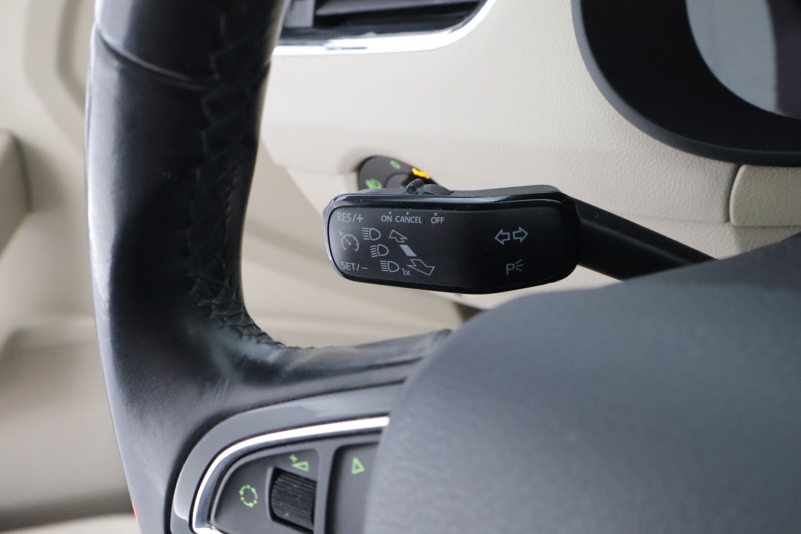 Skoda Octavia 2014 Combi 1,6 TDI Elegance DSG Autom - YritysOutlet - Myydään vain yrityksille - – Tämä auto myydään YritysOutlet -valikoimasta vain yritykselle