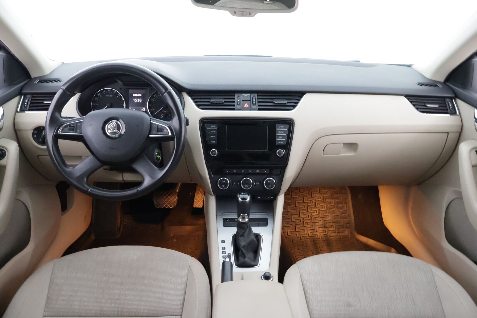 Skoda Octavia 2014 Combi 1,6 TDI Elegance DSG Autom - YritysOutlet - Myydään vain yrityksille - – Tämä auto myydään YritysOutlet -valikoimasta vain yritykselle