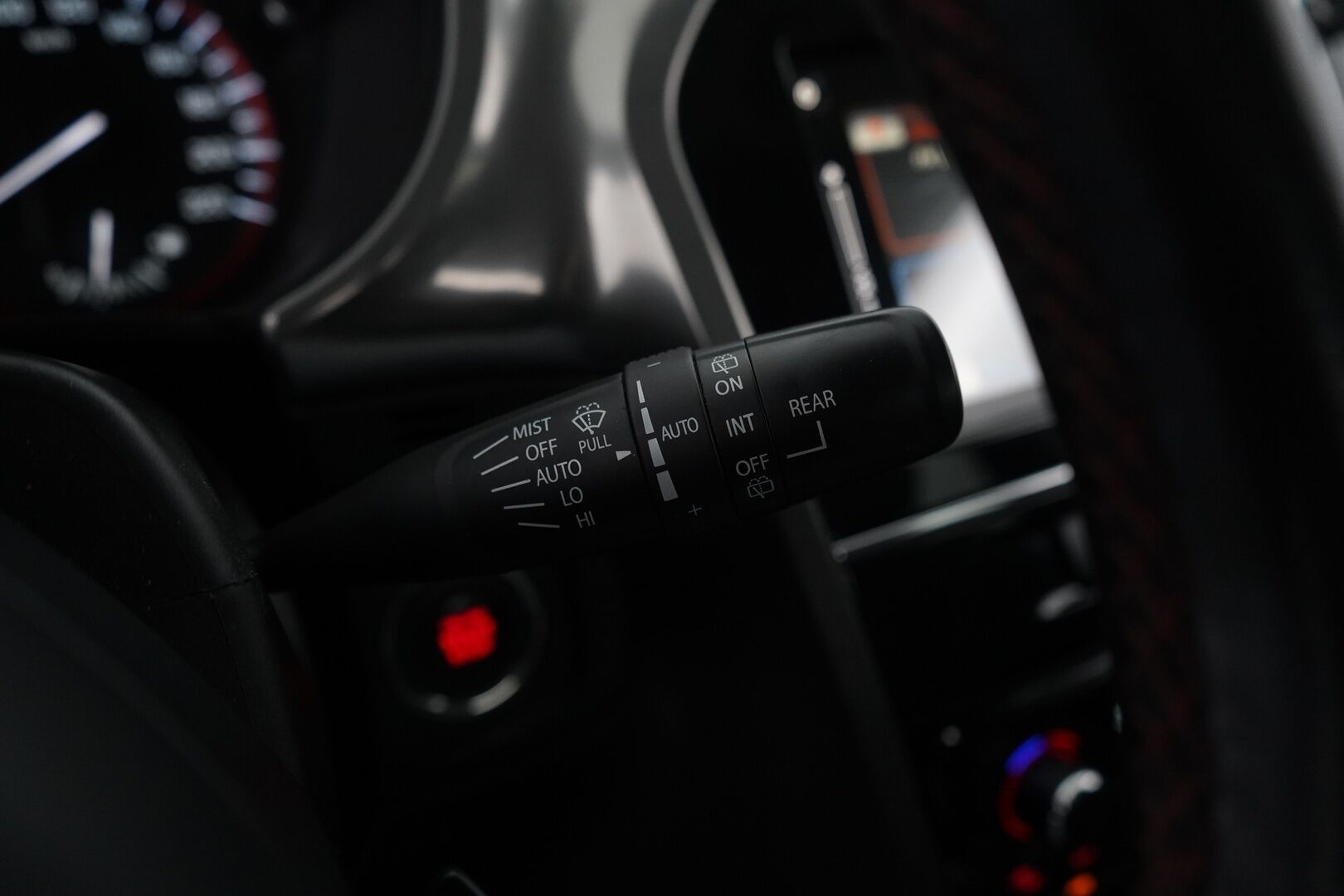 Suzuki Vitara 2018 1,4 BOOSTERJET 2WD GL+ 6AT * ACC / Lohkolämmitin / Vetokoukku / Navi * - Juuri huollettu / Kahdet OEM vanteet / Seuraava katsastus 12/2026 - HULLUT JOULUT KORKOTARJOUS 2,49% 