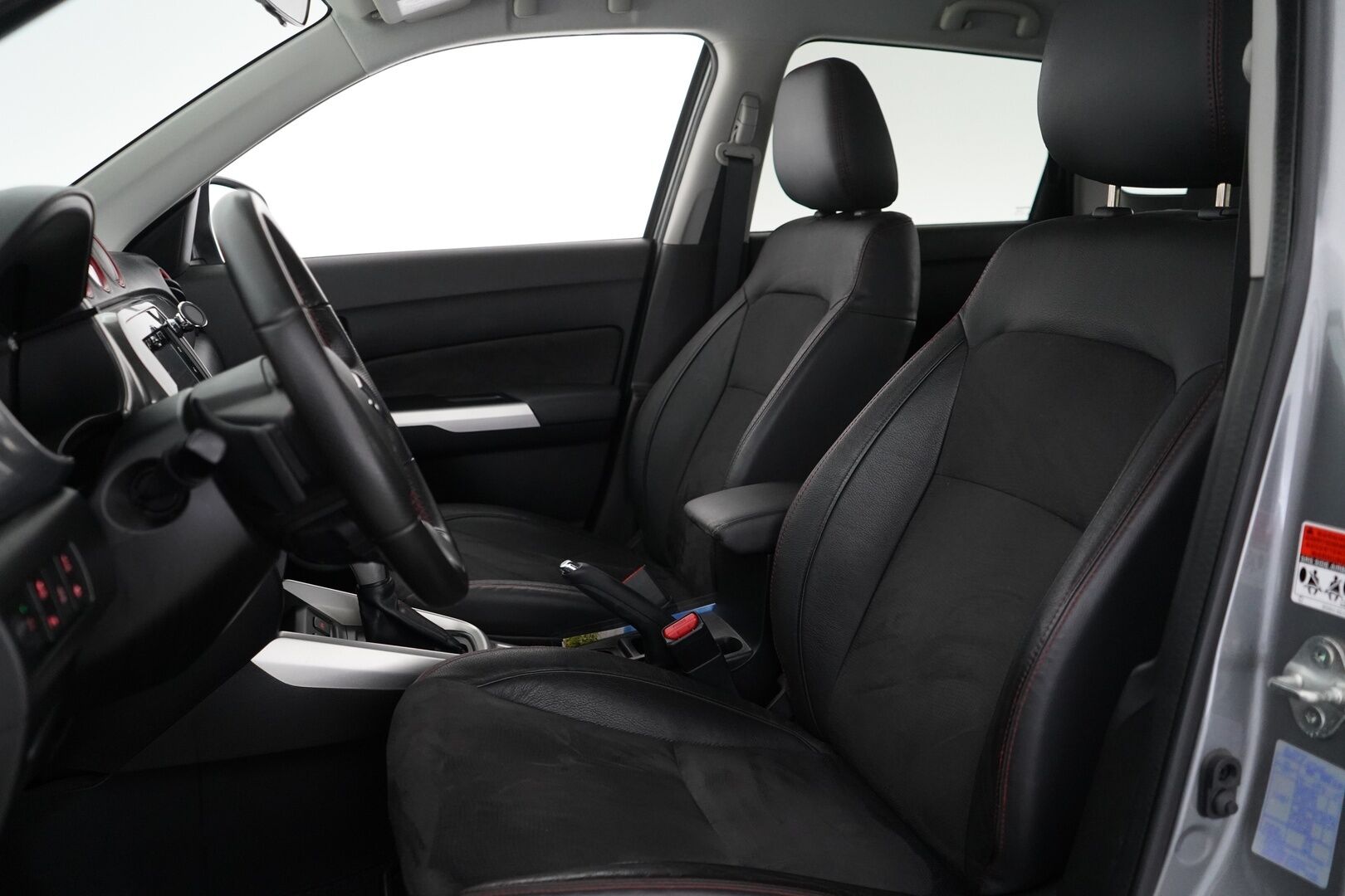 Suzuki Vitara 2018 1,4 BOOSTERJET 2WD GL+ 6AT * ACC / Lohkolämmitin / Vetokoukku / Navi * - Juuri huollettu / Kahdet OEM vanteet / Seuraava katsastus 12/2026 - HULLUT JOULUT KORKOTARJOUS 2,49% 