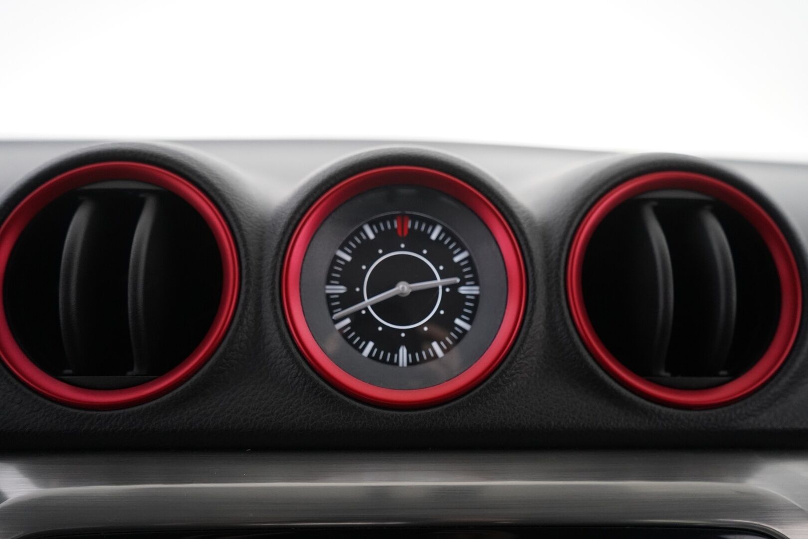 Suzuki Vitara 2018 1,4 BOOSTERJET 2WD GL+ 6AT * ACC / Lohkolämmitin / Vetokoukku / Navi * - Juuri huollettu / Kahdet OEM vanteet / Seuraava katsastus 12/2026 - HULLUT JOULUT KORKOTARJOUS 2,49% 