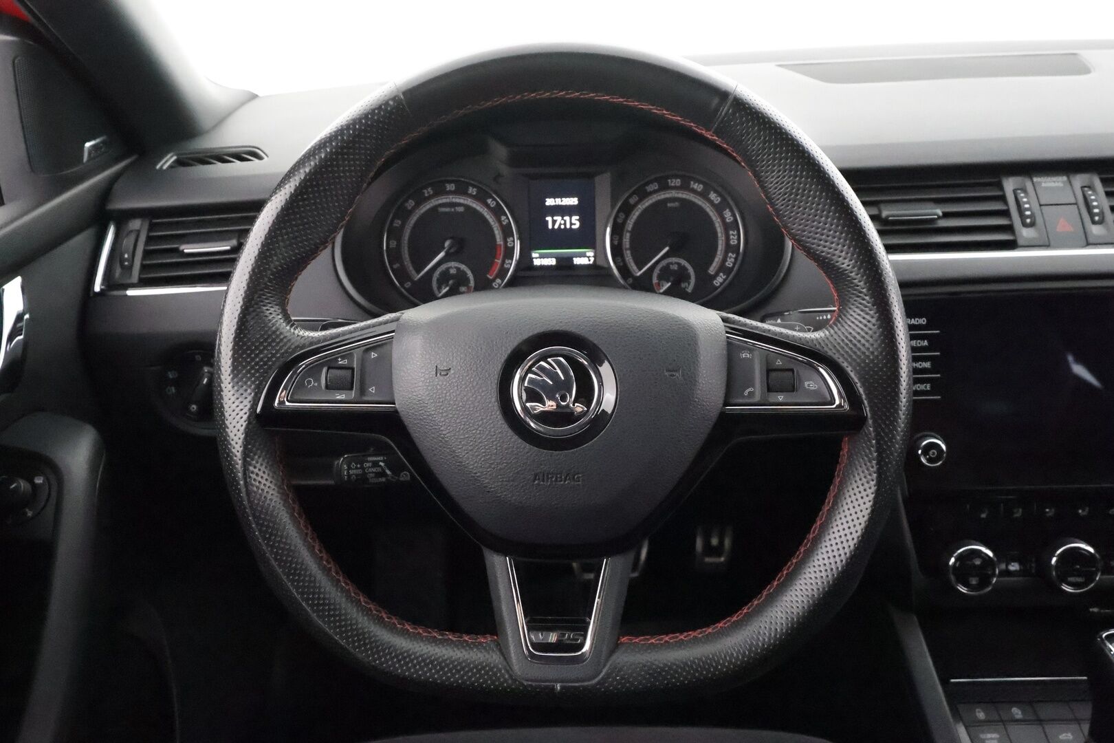 Skoda Octavia 2017 Combi 2,0 TDI 184 4x4 RS DSG * Webasto / ACC / LED / P.kamera / Canton / Navi / Apple&Android * - HULLU BLACKWEEK KORKOTARJOUS 2,49%