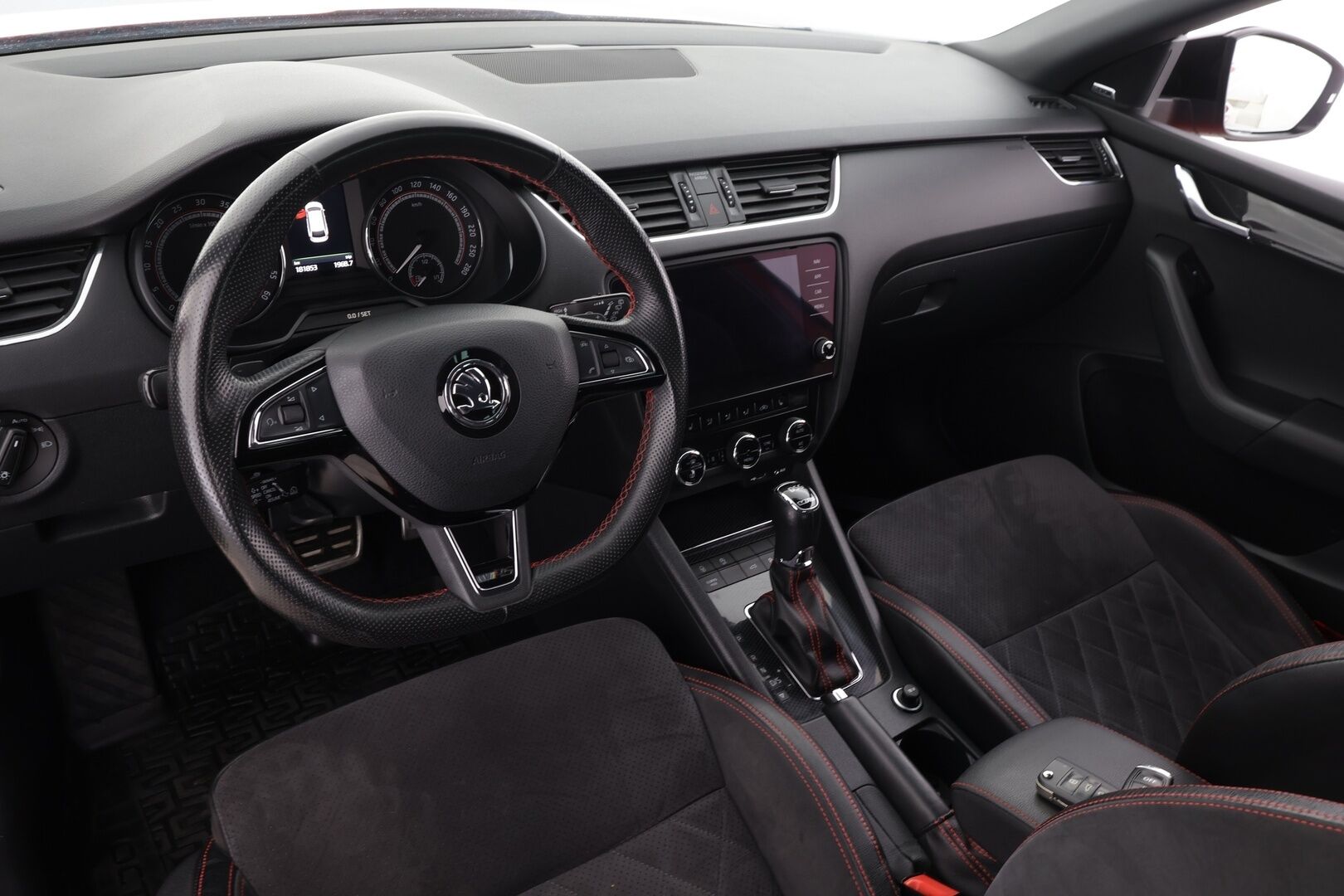 Skoda Octavia 2017 Combi 2,0 TDI 184 4x4 RS DSG * Webasto / ACC / LED / P.kamera / Canton / Navi / Apple&Android * - HULLU BLACKWEEK KORKOTARJOUS 2,49%