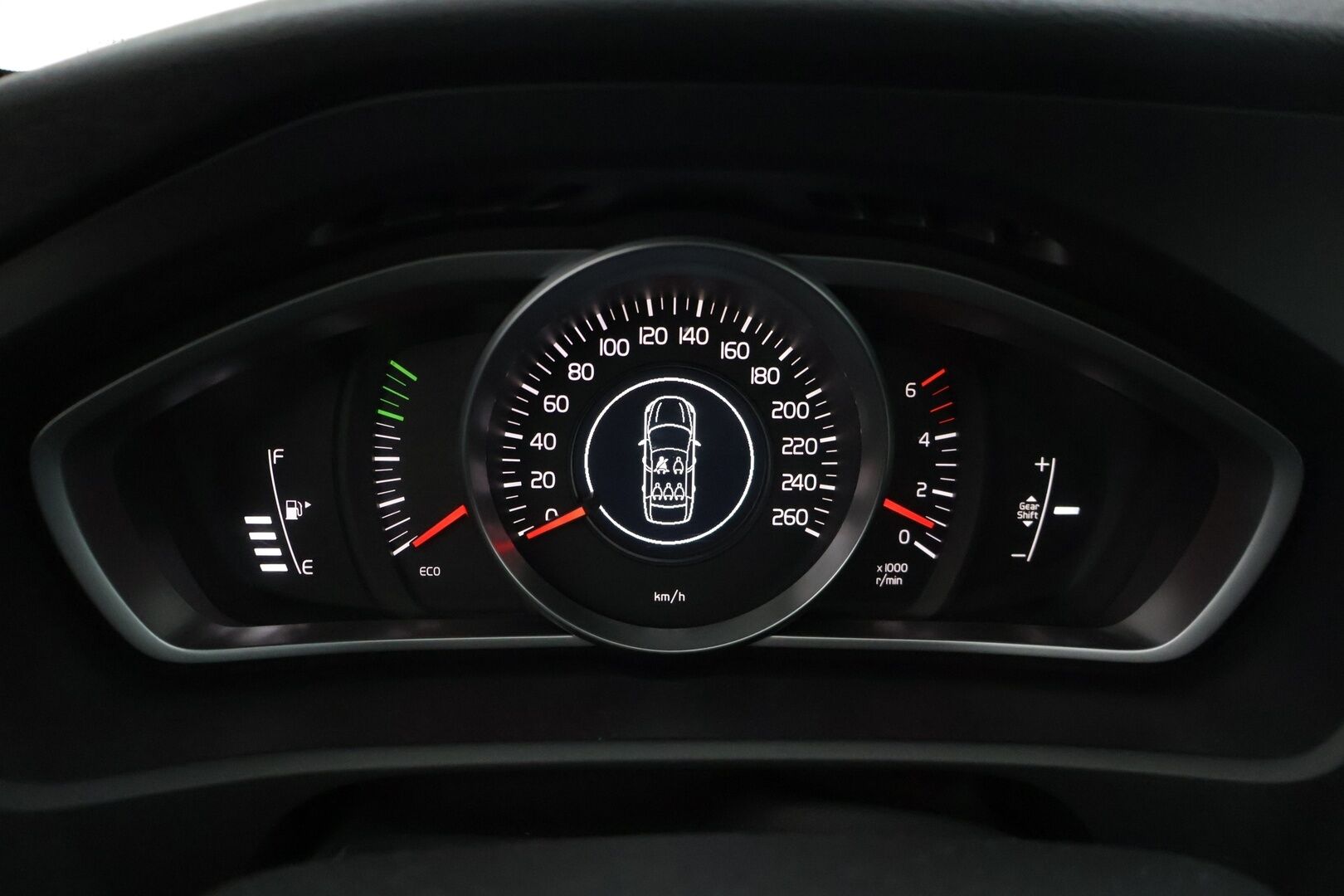 Volvo V40 2015 D2 Momentum * YritysOutlet - Myydään vain yrityksille / Jakohihna tehty 206tkm / Webasto / BT / Vakkari / Xenon * - *Katsastettu 19.9.2025 / Fiksu peli pikku laitolla! / Kahdet renkaat*