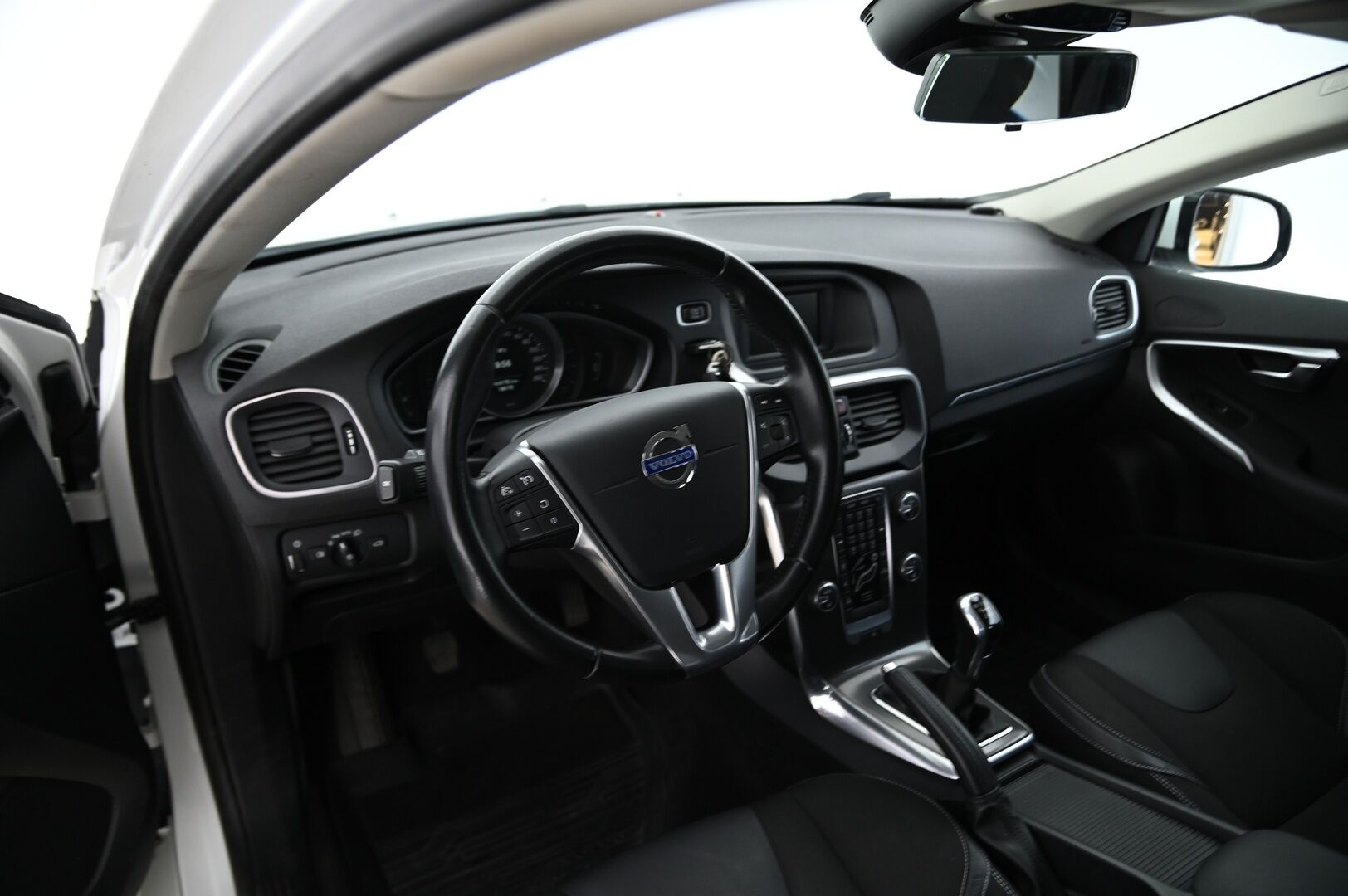Volvo V40 2014 D2 Momentum * Webasto / BT / Vakkari / Xenon / Juuri saapunut!* **