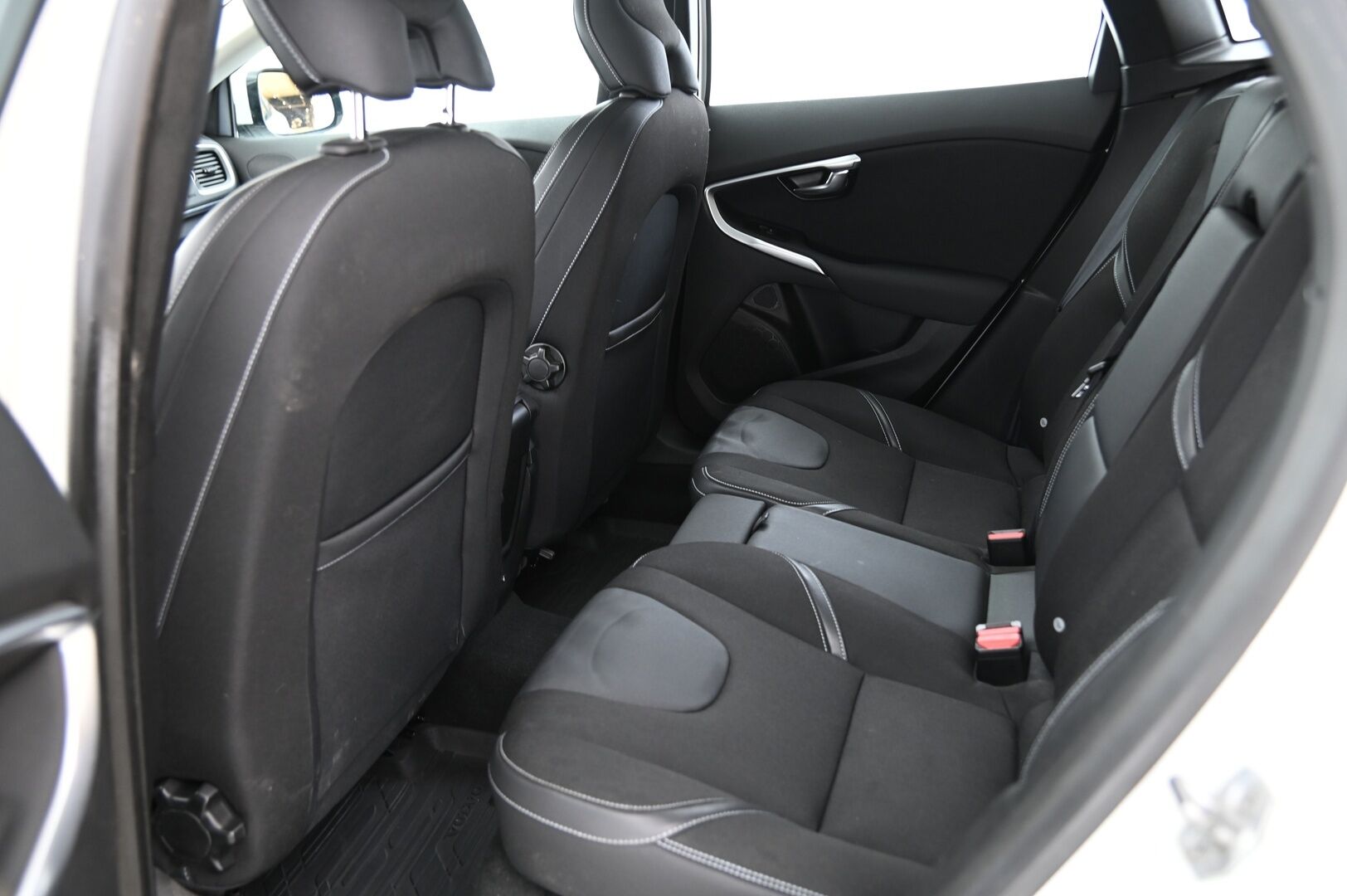 Volvo V40 2014 D2 Momentum * Webasto / BT / Vakkari / Xenon / Juuri saapunut!* **