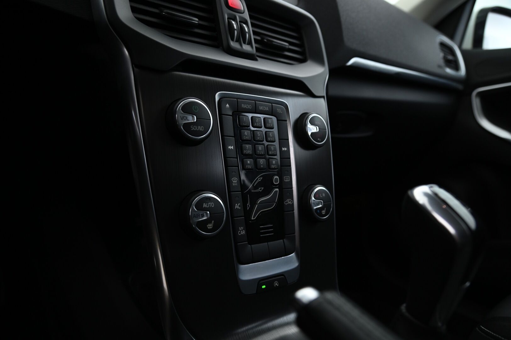 Volvo V40 2014 D2 Momentum * Webasto / BT / Vakkari / Xenon / Juuri saapunut!* **