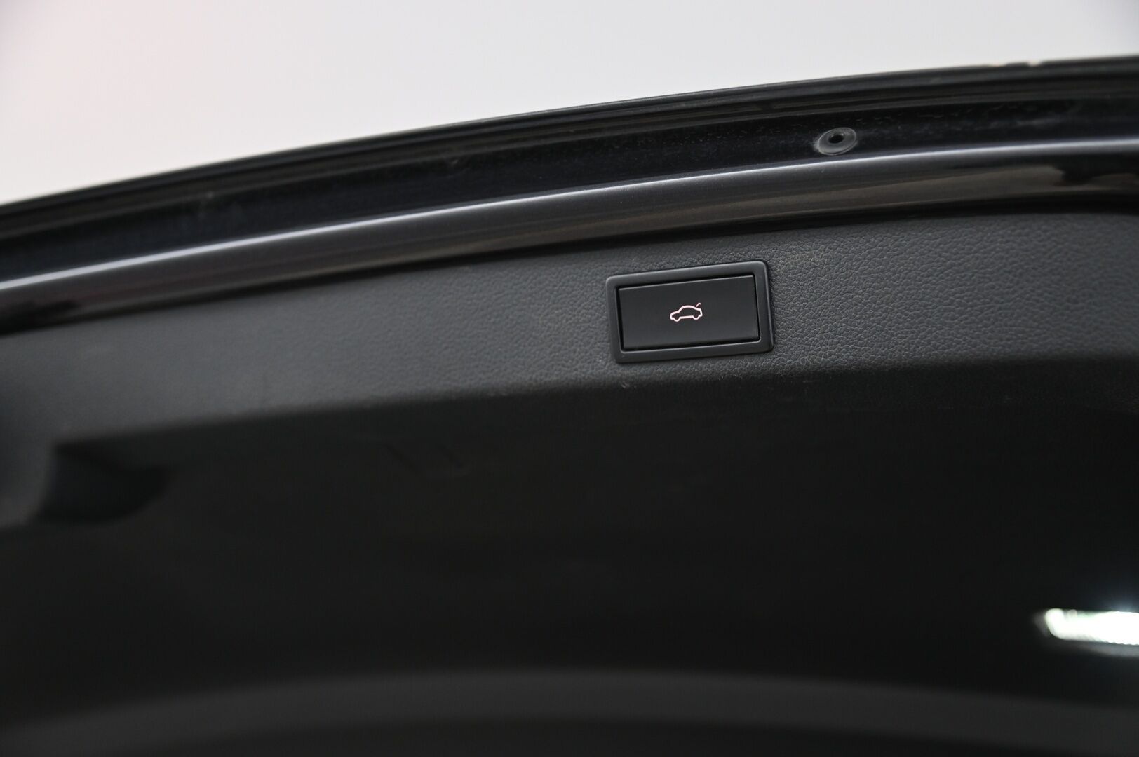 Skoda Superb 2020 Combi 1,4 TSI PHEV Style iV DSG Autom. *ACC / Webasto / Crystal / Skoda Sound System / Muistipenkki / Koukku / Kamera* - Lämmitettävä tuulilasi / Lämpöratti / Penkinlämmitys edessä ja takana / Digimittari /  / Bliss / Nahka-Alcantara