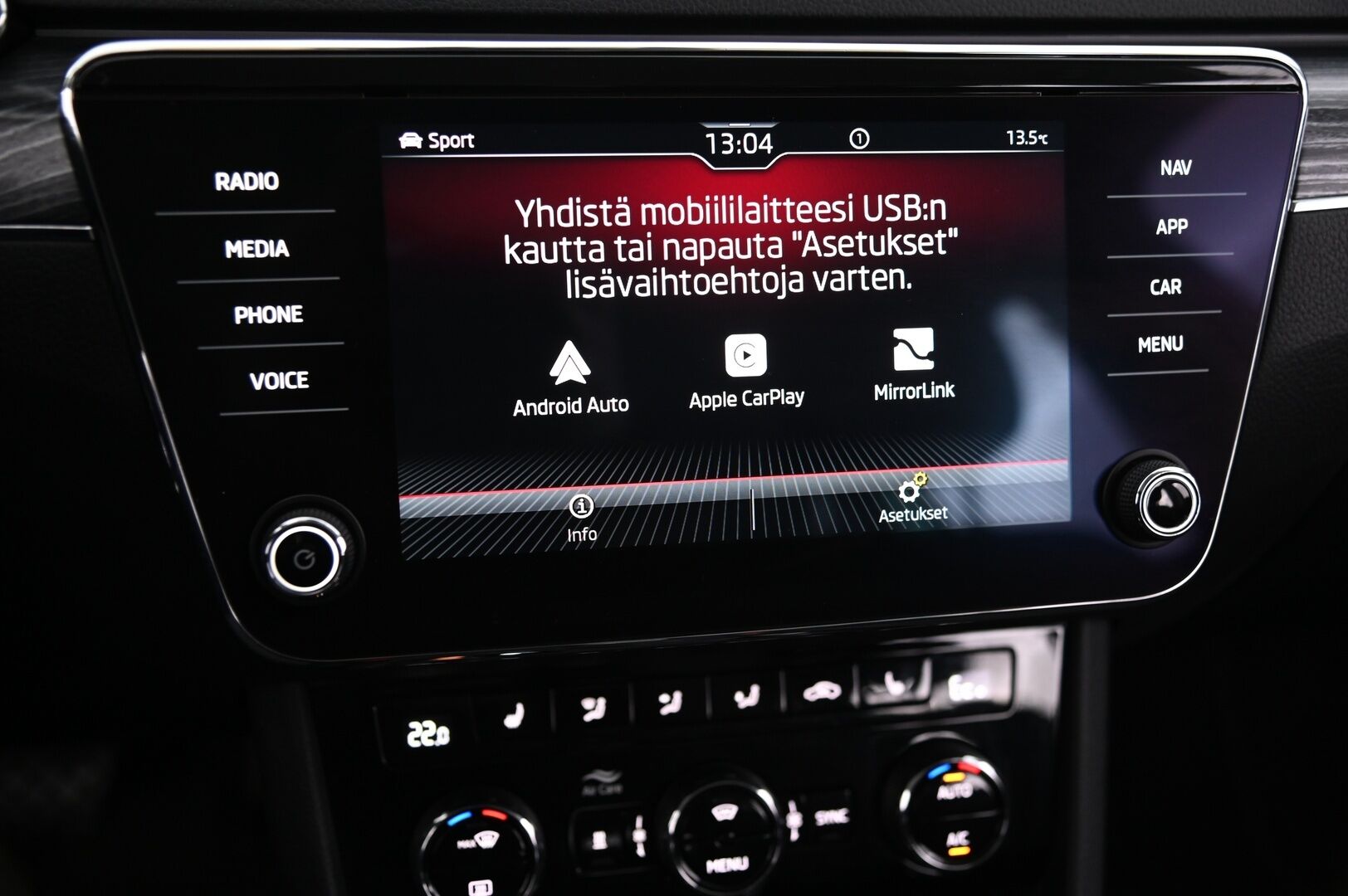 Skoda Superb 2020 Combi 1,4 TSI PHEV Style iV DSG Autom. *ACC / Webasto / Crystal / Skoda Sound System / Muistipenkki / Koukku / Kamera* - Lämmitettävä tuulilasi / Lämpöratti / Penkinlämmitys edessä ja takana / Digimittari /  / Bliss / Nahka-Alcantara