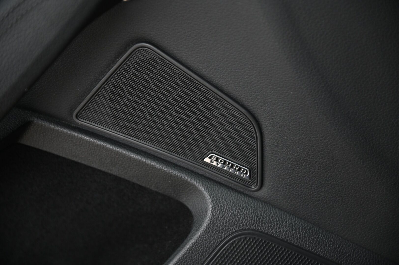 Skoda Superb 2020 Combi 1,4 TSI PHEV Style iV DSG Autom. *ACC / Webasto / Crystal / Skoda Sound System / Muistipenkki / Koukku / Kamera* - Lämmitettävä tuulilasi / Lämpöratti / Penkinlämmitys edessä ja takana / Digimittari /  / Bliss / Nahka-Alcantara