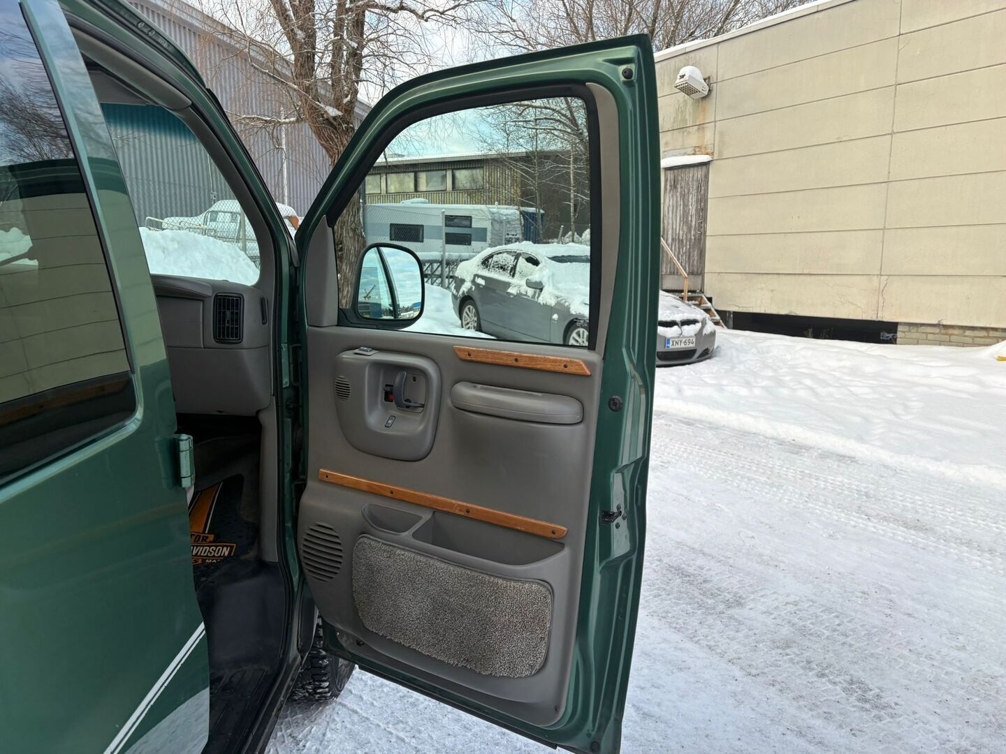 Chevrolet Chevy Van 1999 Starcraft LX 6,5TD V8 AT (2+3h)*YritysOutlet - Myydään vain yrityksille* Suomiauto / Vetokoukku / 2x renkaat / Siisti!* - – Tämä auto myydään YritysOutlet -valikoimasta vain yritykselle