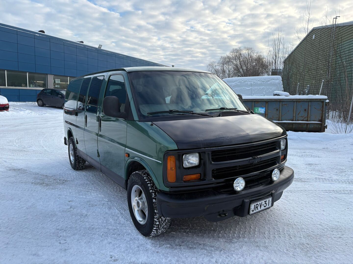 Chevrolet Chevy Van 1999 Starcraft LX 6,5TD V8 AT (2+3h)*YritysOutlet - Myydään vain yrityksille* Suomiauto / Vetokoukku / 2x renkaat / Siisti!* - – Tämä auto myydään YritysOutlet -valikoimasta vain yritykselle