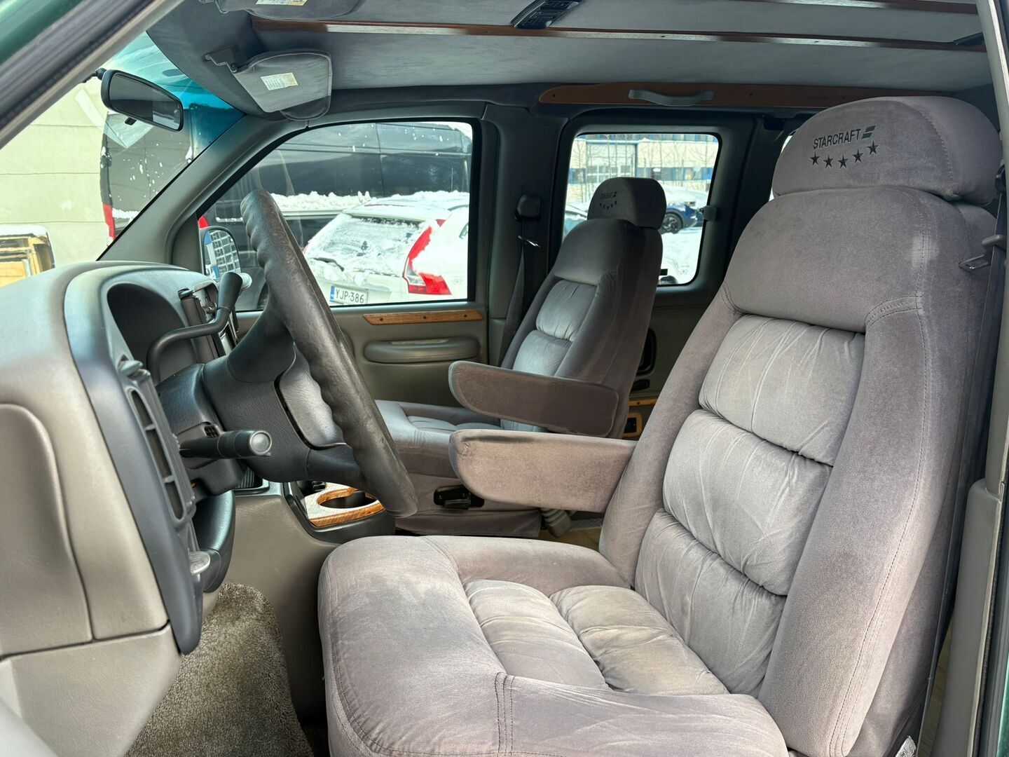 Chevrolet Chevy Van 1999 Starcraft LX 6,5TD V8 AT (2+3h)*YritysOutlet - Myydään vain yrityksille* Suomiauto / Vetokoukku / 2x renkaat / Siisti!* - – Tämä auto myydään YritysOutlet -valikoimasta vain yritykselle