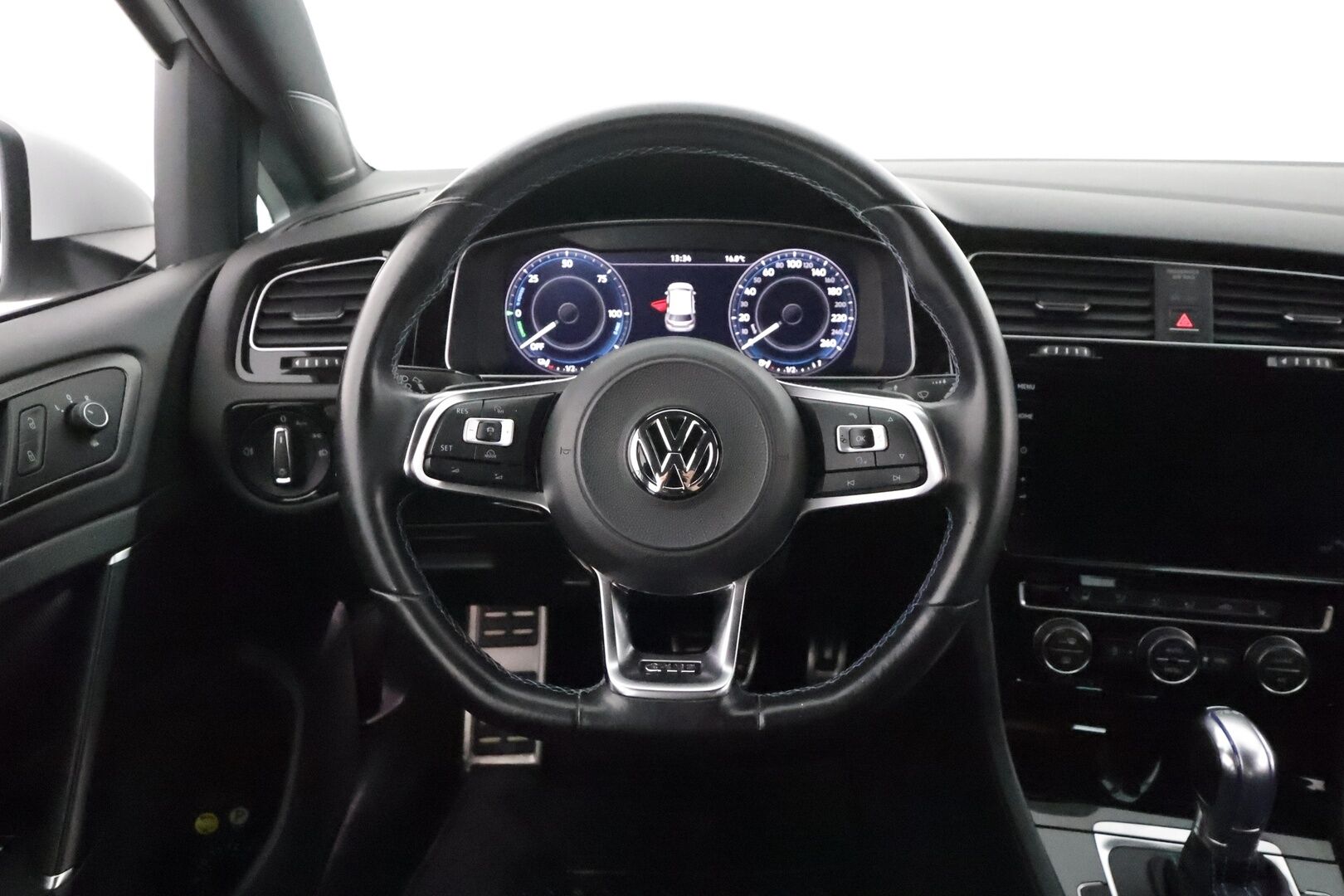 Volkswagen Golf 2018 GTE Plug-In Hybrid 150 kW DSG-automaatti **Webasto / Adapt.Vakkari / P.Tutkat / LED-valot / Navi / Digimittaristo** - 2x Laturi / 2x Renkaat