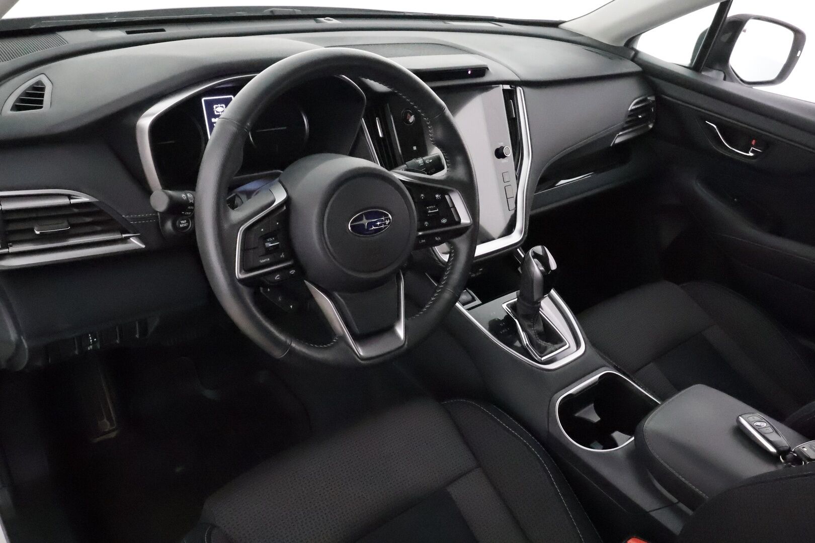 Subaru Outback 2022 2,5i Adventure CVT **Adapt.Vakkari / Koukku / LED-valot / P.Kamera / Sisätilanlämmitin / Kaistavahti** - 3,99 % KORKOTARJOUS TÄHÄN AUTOON - Suomi-auto / Kahdet Renkaat