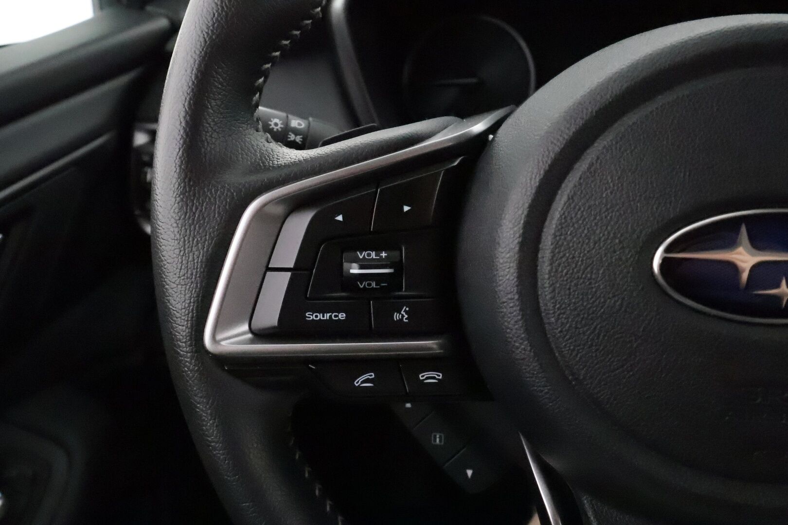 Subaru Outback 2022 2,5i Adventure CVT **Adapt.Vakkari / Koukku / LED-valot / P.Kamera / Sisätilanlämmitin / Kaistavahti** - 3,99 % KORKOTARJOUS TÄHÄN AUTOON - Suomi-auto / Kahdet Renkaat
