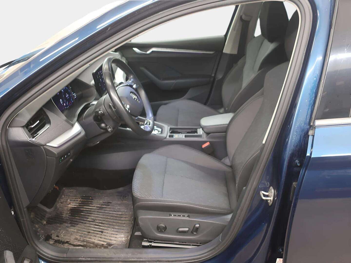 Skoda Octavia 2022 1.5 TSI Style eTEC DSG * Webasto / Koukku / ACC / Matrix-LED / P.kamera / Muistipenkki / Navi / Kaistavahti / Keyless * - 1-om Suomi-auto / Kahdet renkaat - HULLU BLACKWEEK KORKOTARJOUS 2,49%