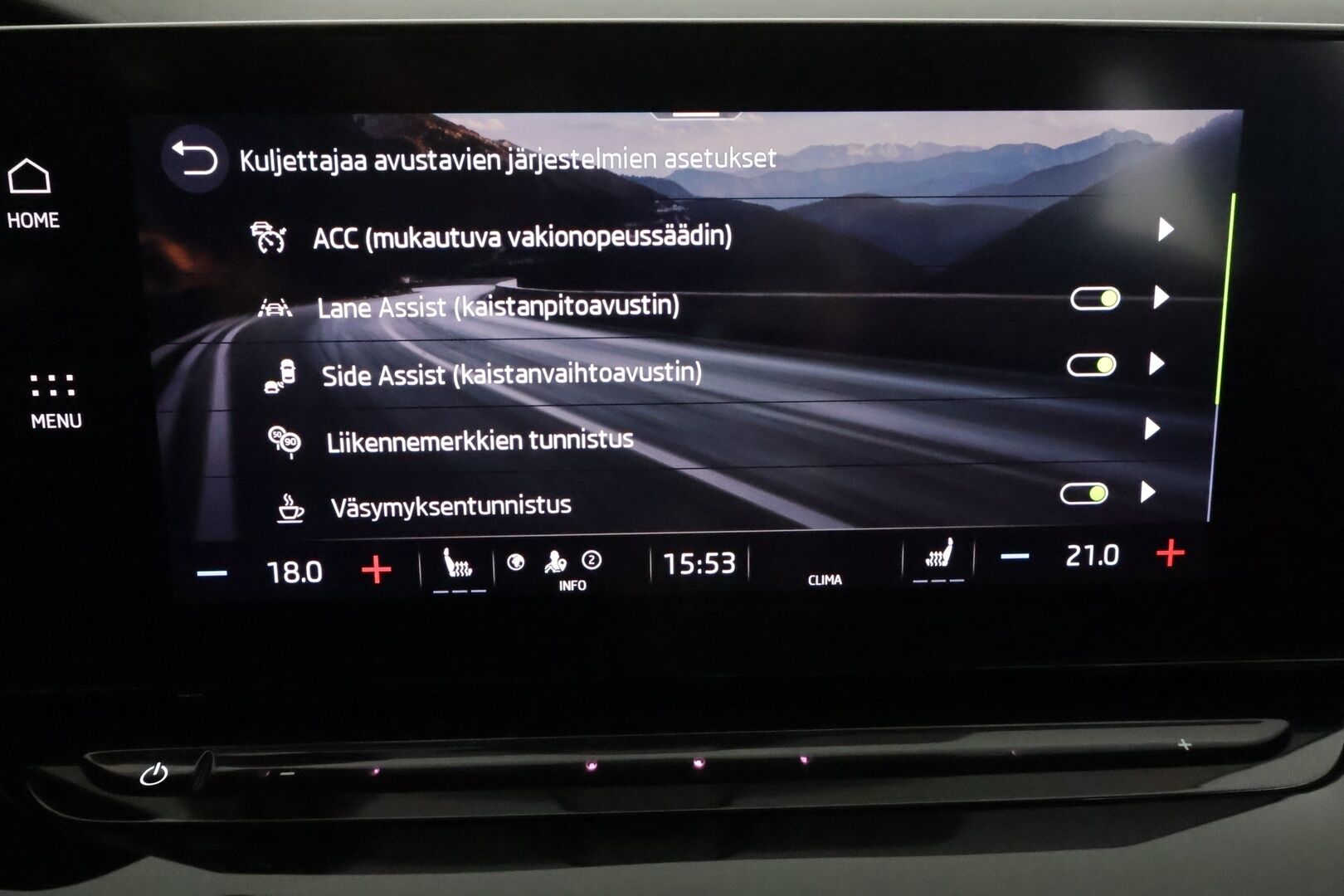 Skoda Octavia 2022 Combi 1.0 TSI Style eTEC DSG Autom. **Adapt.vakkari / Matrix LED / Muistipenkki / Koukku / P.kamera / Digimittaristo / Webasto** - Suomi-auto / Kahdet renkaat aluvanteilla / Penkinlämmittimet takana / Digimittaristo / Tuulilasin ja ratin lämmitin