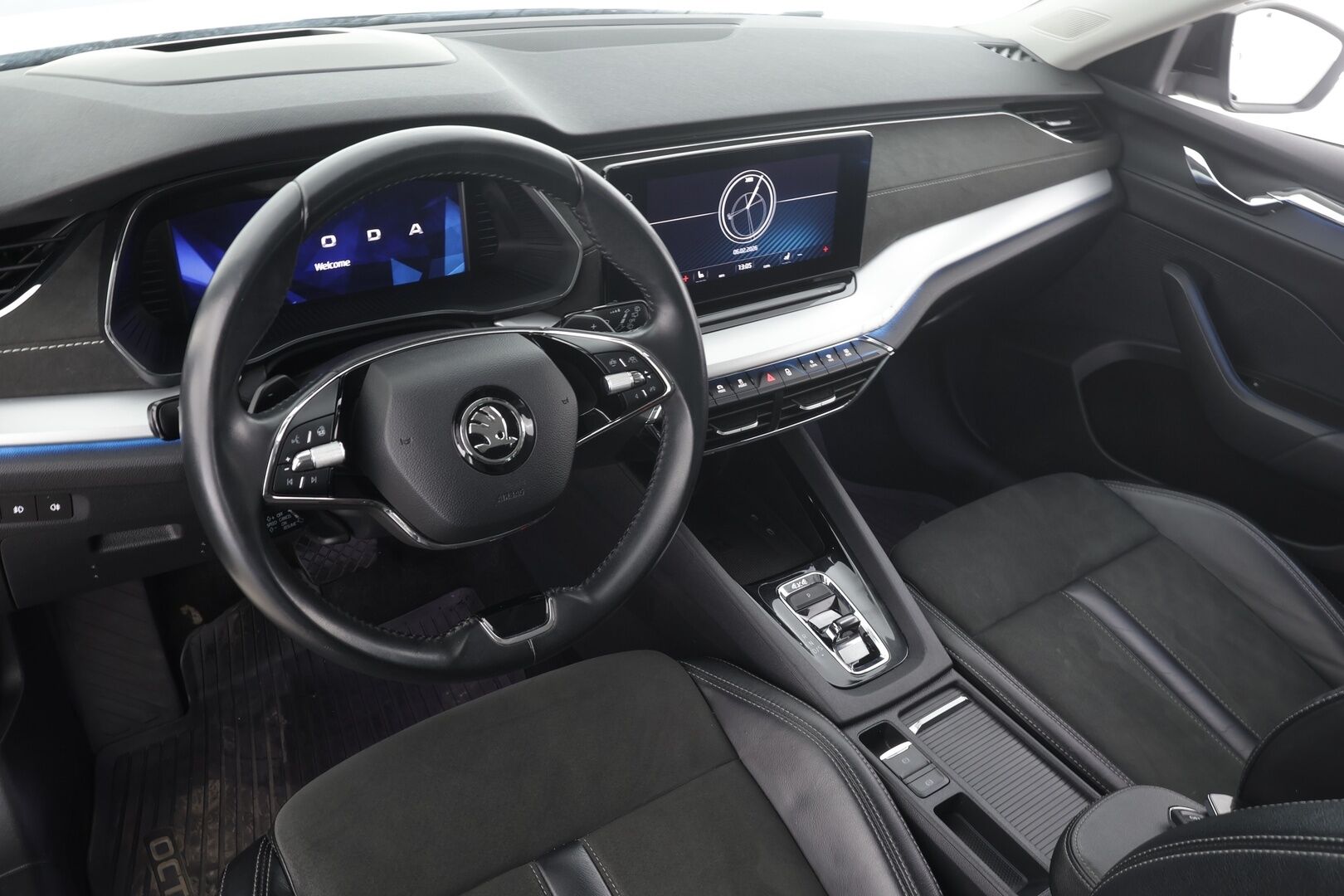 Skoda Octavia 2022 Combi 2.0 TSI 190 4x4 Style DSG * ACC / Webasto / Matrix LED / Navi / Muistipenkit / Sähköluukku / KeylessGo / HUD * - Suomi-auto / Kahdet renkaat aluvanteilla