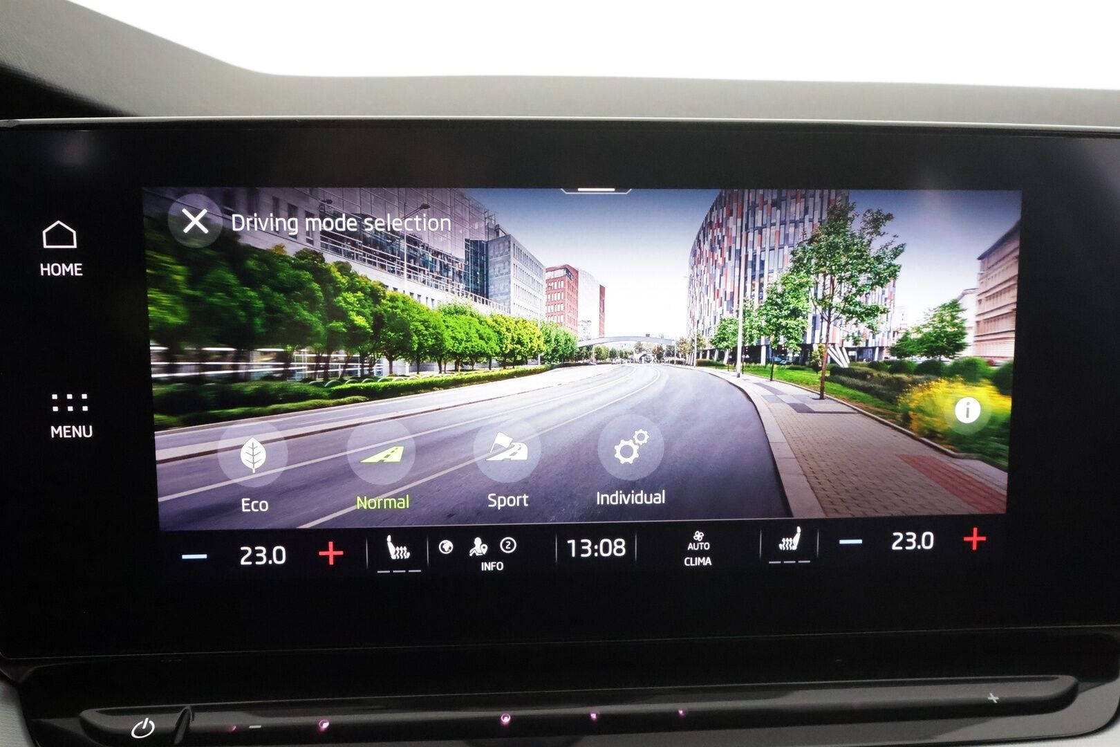 Skoda Octavia 2022 Combi 2.0 TSI 190 4x4 Style DSG * ACC / Webasto / Matrix LED / Navi / Muistipenkit / Sähköluukku / KeylessGo / HUD * - Neliveto / Suomi-auto / P.Kamera / Kahdet renkaat aluvanteilla