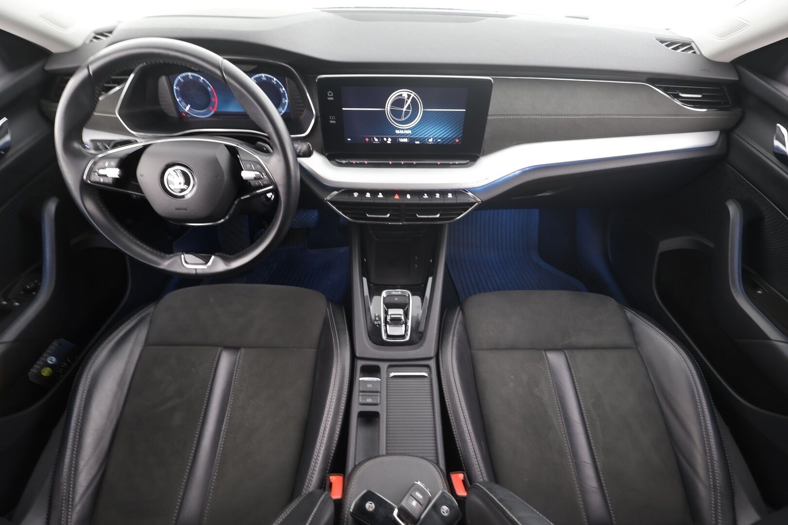 Skoda Octavia 2022 Combi 2.0 TSI 190 4x4 Style DSG * ACC / Webasto / Matrix LED / Navi / Muistipenkit / Sähköluukku / KeylessGo / HUD * - Neliveto / Suomi-auto / P.Kamera / Kahdet renkaat aluvanteilla