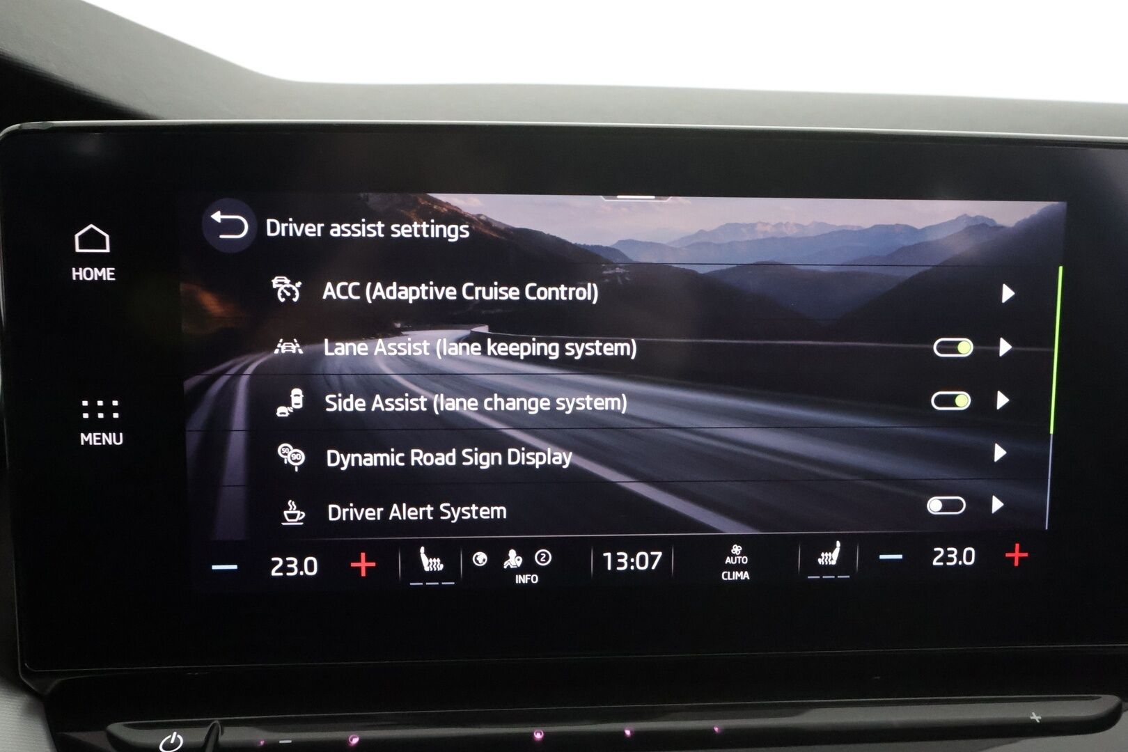 Skoda Octavia 2022 Combi 2.0 TSI 190 4x4 Style DSG * ACC / Webasto / Matrix LED / Navi / Muistipenkit / Sähköluukku / KeylessGo / HUD * - Neliveto / Suomi-auto / P.Kamera / Kahdet renkaat aluvanteilla