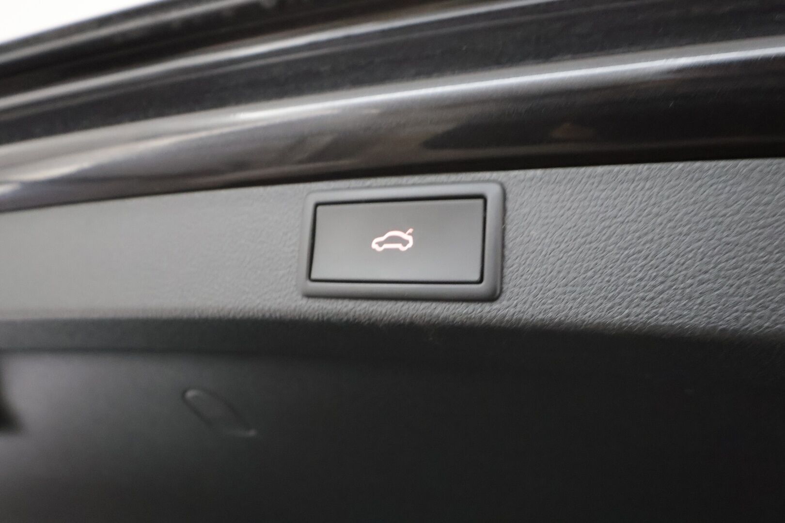 Skoda Octavia 2022 Combi 2.0 TSI 190 4x4 Style DSG * ACC / Webasto / Matrix LED / Navi / Muistipenkit / Sähköluukku / KeylessGo / HUD * - Suomi-auto / Kahdet renkaat aluvanteilla