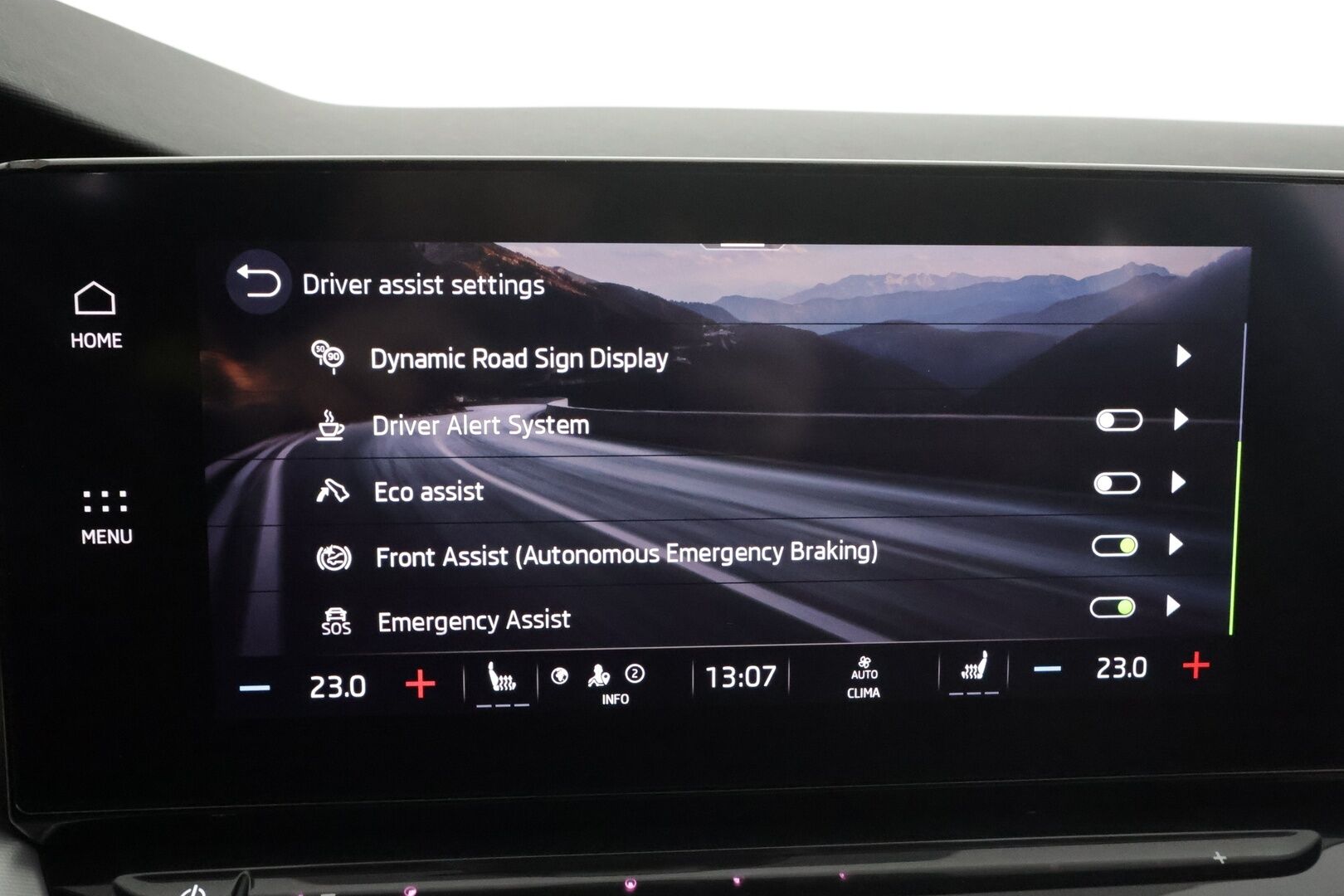 Skoda Octavia 2022 Combi 2.0 TSI 190 4x4 Style DSG * ACC / Webasto / Matrix LED / Navi / Muistipenkit / Sähköluukku / KeylessGo / HUD * - Suomi-auto / Kahdet renkaat aluvanteilla