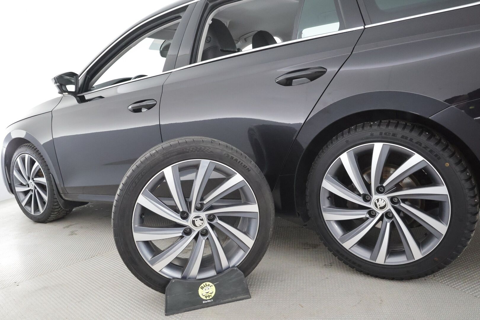 Skoda Octavia 2022 Combi 2.0 TSI 190 4x4 Style DSG * ACC / Webasto / Matrix LED / Navi / Muistipenkit / Sähköluukku / KeylessGo / HUD * - Neliveto / Suomi-auto / P.Kamera / Kahdet renkaat aluvanteilla