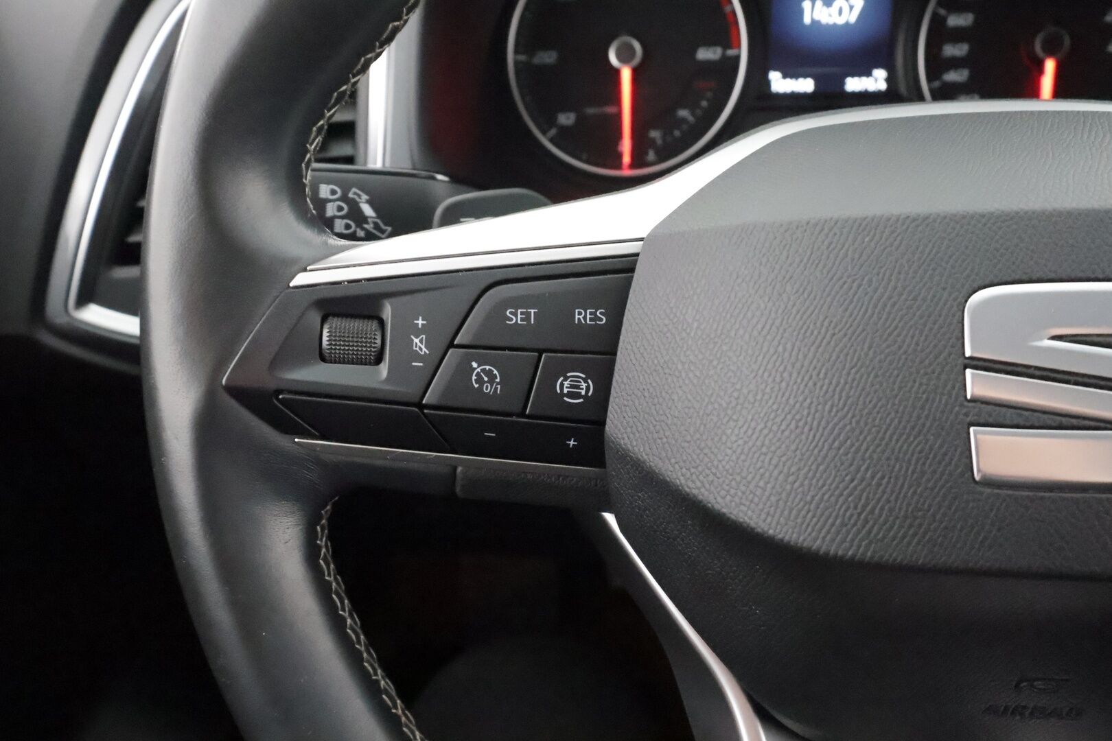 Seat Ateca 2022 2.0 TDI 150 STYLE BUS 4DRIVE Aut * Vakkari / LED / Lohko / P.kamera / Apple&Android * - 1.Om Suomi-auto / Merkkihuollettu / Kahdet Renkaat - HULLUT AVAJAISHULINAT KORKOTARJOUS 3,29 %