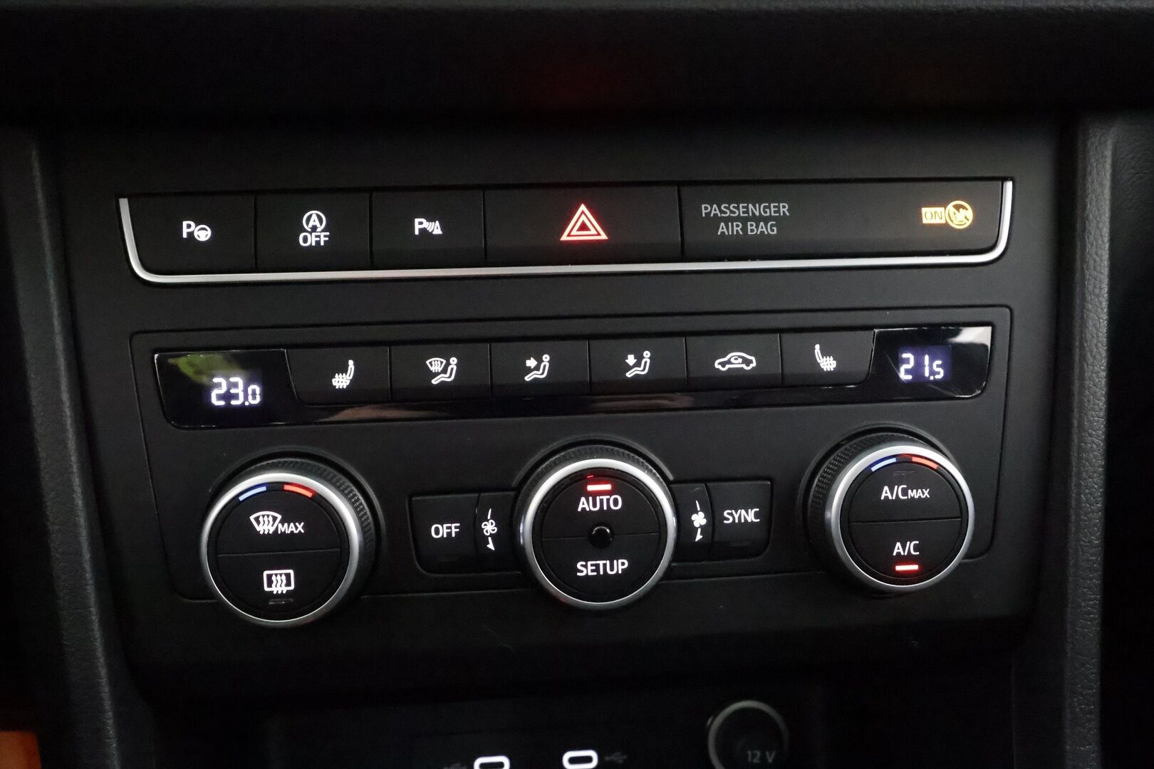 Seat Ateca 2022 2.0 TDI 150 STYLE BUS 4DRIVE Aut * Vakkari / LED / Lohko / P.kamera / Apple&Android * - 1.Om Suomi-auto / Merkkihuollettu / Kahdet Renkaat - HULLUT AVAJAISHULINAT KORKOTARJOUS 3,29 %