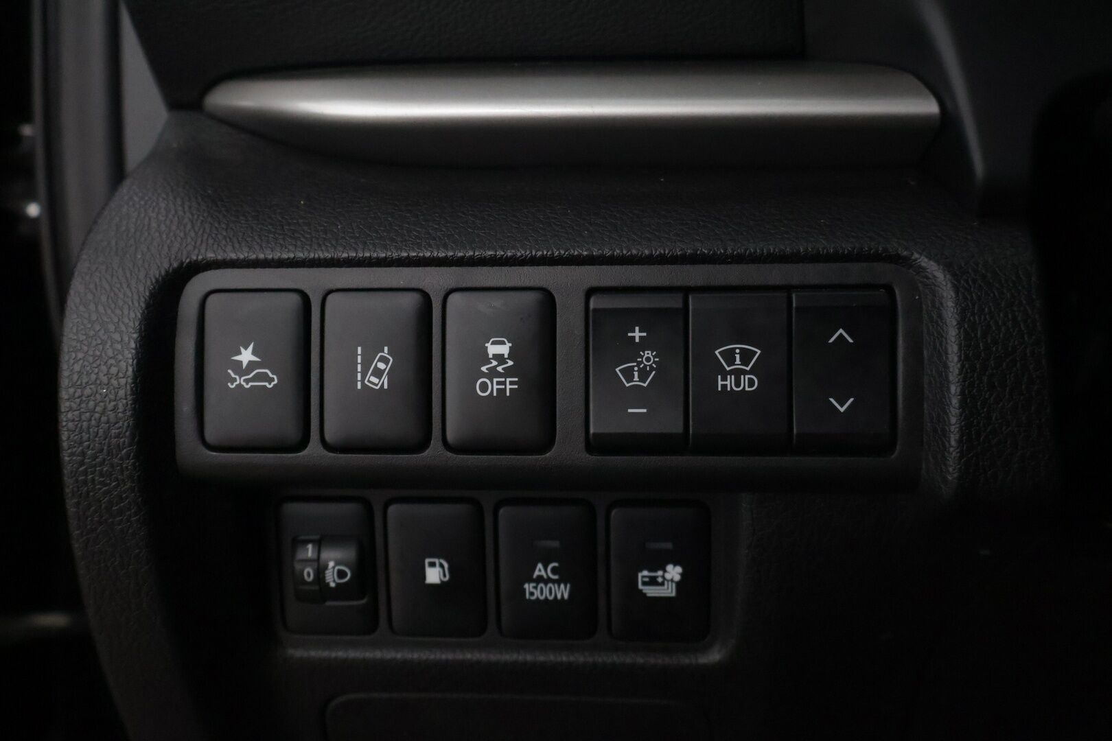 Mitsubishi ECLIPSE CROSS 2022 2.4 PHEV Intense 4WD - | 360 kamera | Vakkari | Puolnahka Sisusta | Kahdet renkaat + aluvanteet | 