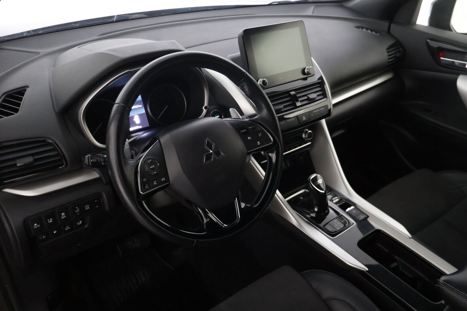 Mitsubishi ECLIPSE CROSS 2022 2.4 PHEV Intense 4WD - | 360 kamera | Vakkari | Puolnahka Sisusta | Kahdet renkaat + aluvanteet | 