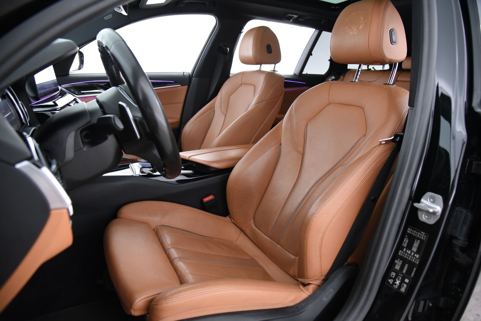BMW 530 2018 d xDrive G31 A Sport Line / BLIS / Navi / Panorama / Koukku / Nahat / P-kamera / Prof. Navi / Sähköluukku - Rattivaihteet / Tunnelmavalaistus / LED-ajovalot