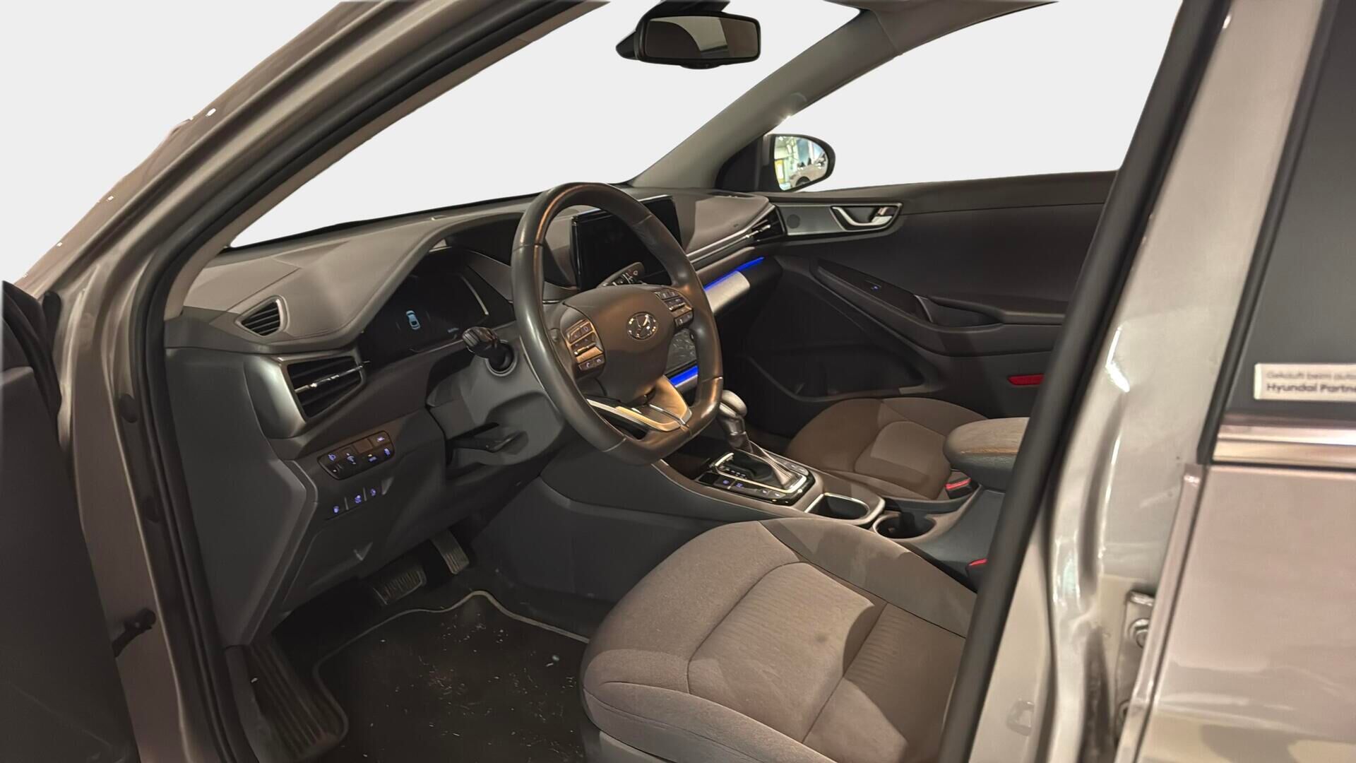 Hyundai IONIQ PLUG-IN 2020 1,6 plug-in 141 hv 6-DCT Style MY20 *ACC /  Peruutuskamera / Keyless Go / Navi* - Taloudellinen Plug-In-Hybridi vähillä kilometreillä ja hyvällä huoltohistorialla!!