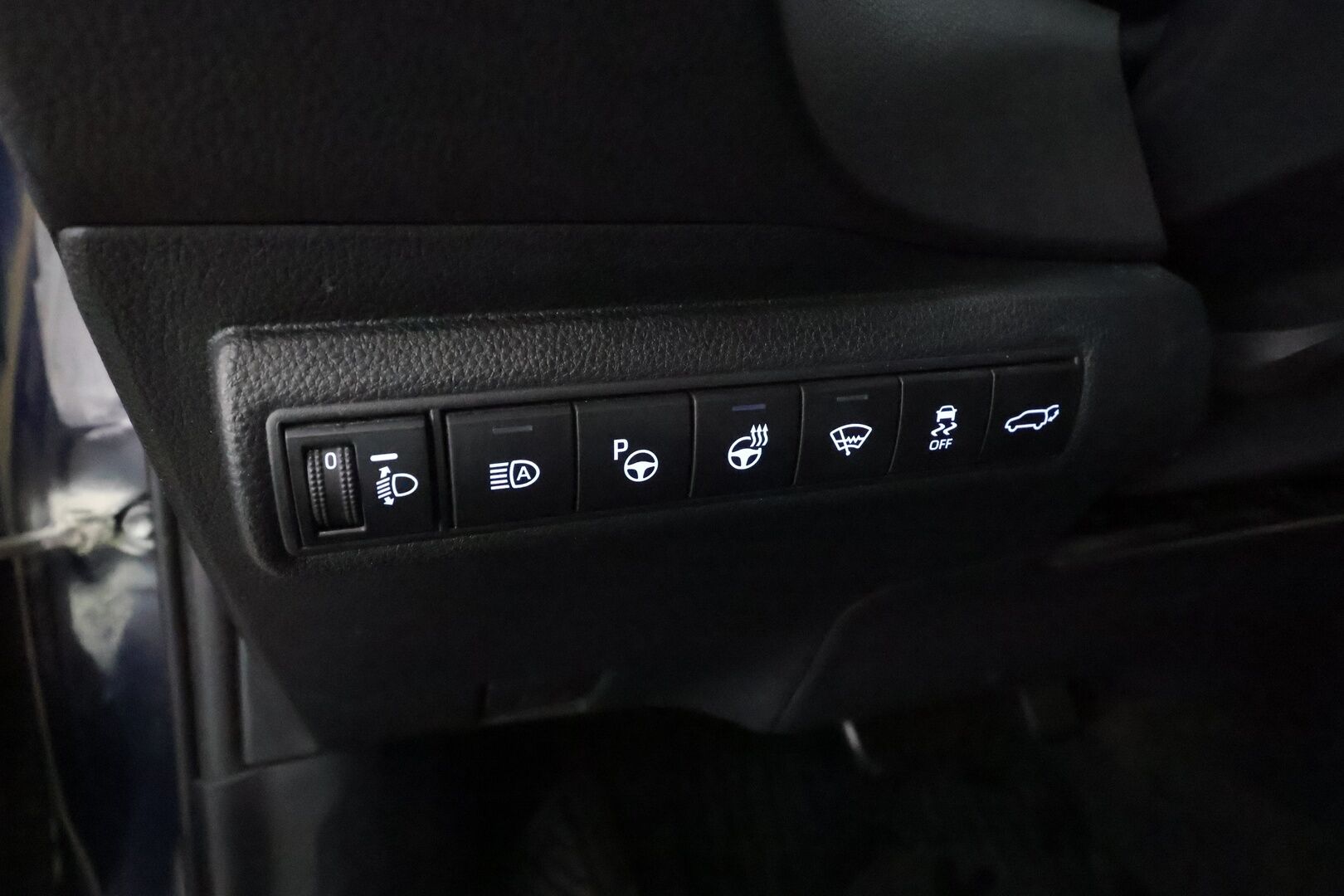 Toyota Corolla 2022 Touring Sports 1,8 Hybrid Active Business * Webasto / ACC / P.kamera / Koukku / Navi / LED / KeylessGo / Sähköluukku * - 1.Om Suomi-auto / Kahdet renkaat aluvanteilla