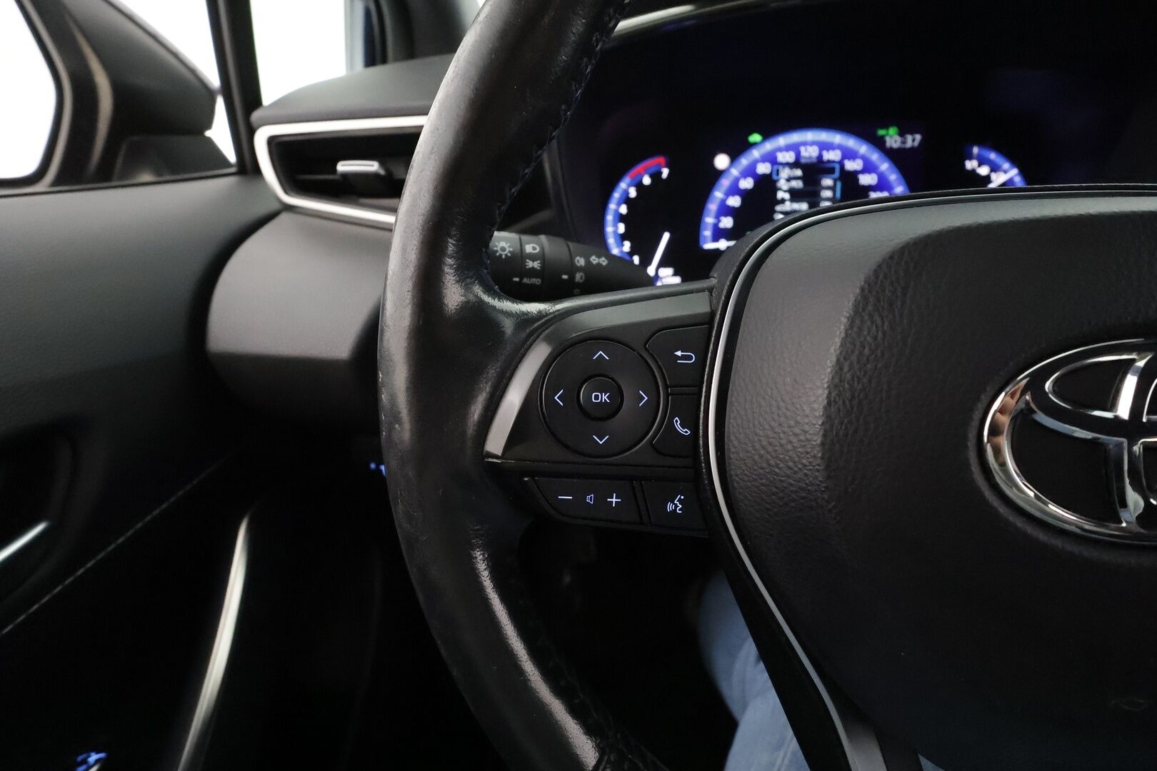 Toyota Corolla 2022 Touring Sports 1,8 Hybrid Active Business * Webasto / ACC / P.kamera / Koukku / Navi / LED / KeylessGo / Sähköluukku * - 1.Om Suomi-auto / Kahdet renkaat aluvanteilla