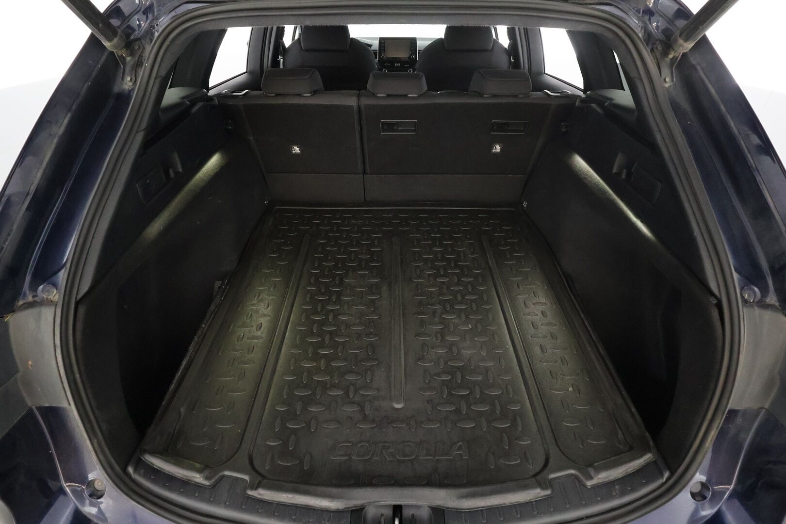 Toyota Corolla 2022 Touring Sports 1,8 Hybrid Active Business * Webasto / ACC / P.kamera / Koukku / Navi / LED / KeylessGo / Sähköluukku * - 1.Om Suomi-auto / Kahdet renkaat aluvanteilla