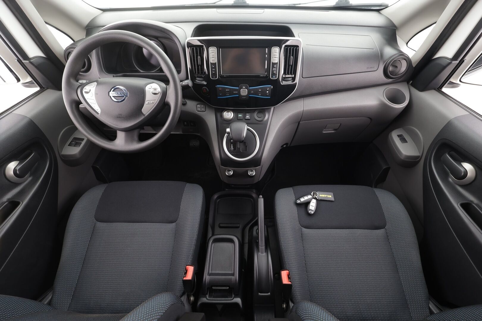 Nissan e-NV200 2018 Evalia 7-Paikkainen A/T 2.ZERO 40 kWh DSD Tailgate FI * Vakkari / P.kamera / Navi / Keyless / Koukku * - Juuri huollettu / Akku kuntotarkastettu! - HULLUT AVAJAISHULINAT KORKOTARJOUS 3,29 %