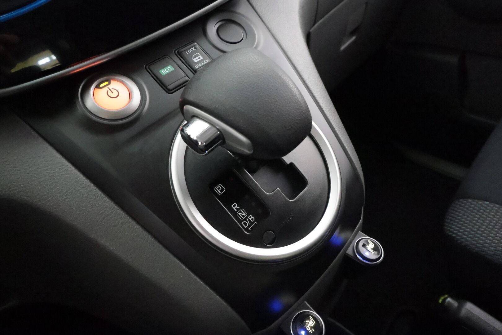 Nissan e-NV200 2018 Evalia 7-Paikkainen A/T 2.ZERO 40 kWh DSD Tailgate FI * Vakkari / P.kamera / Navi / Keyless / Koukku * - Juuri huollettu