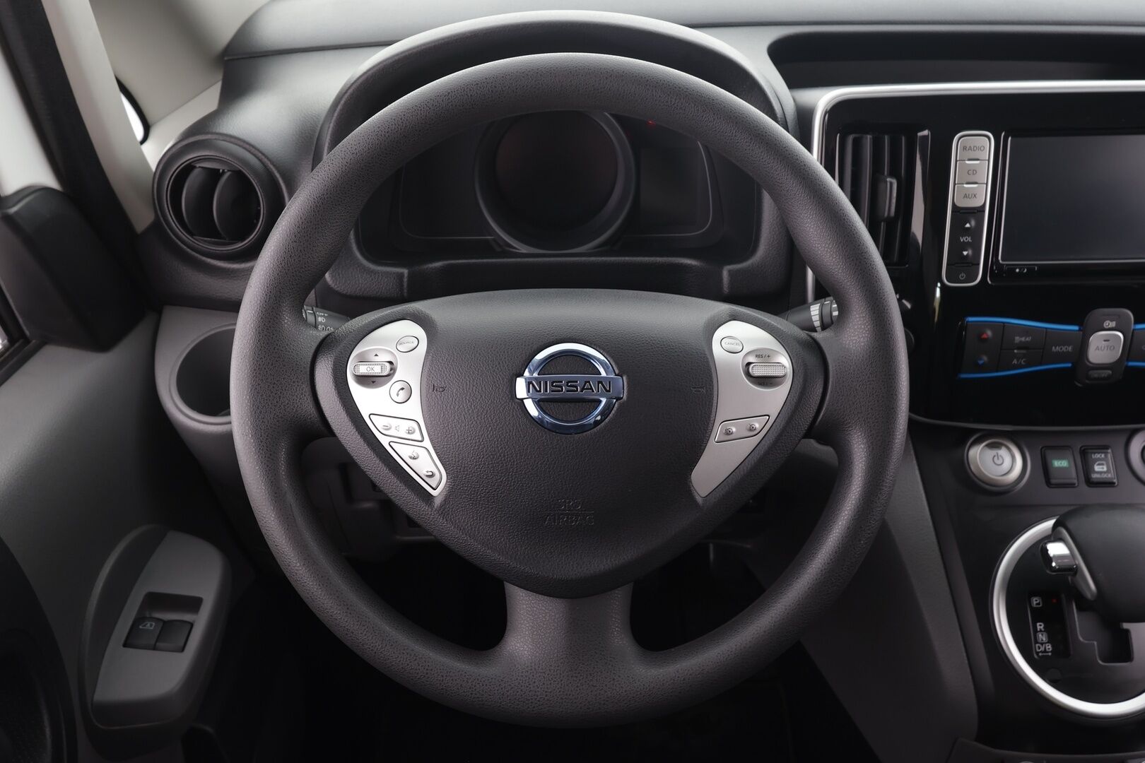 Nissan e-NV200 2018 Evalia 7-Paikkainen A/T 2.ZERO 40 kWh DSD Tailgate FI * Vakkari / P.kamera / Navi / Keyless / Koukku * - Juuri huollettu / Akku kuntotarkastettu! - HULLUT AVAJAISHULINAT KORKOTARJOUS 3,29 %