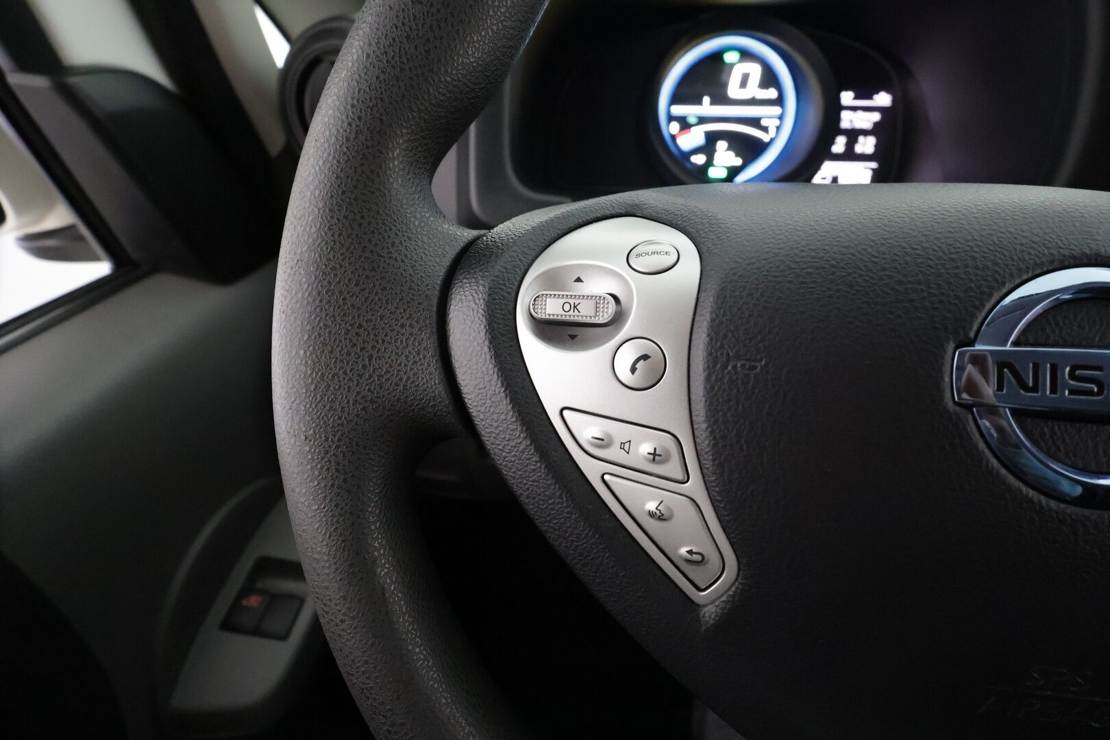 Nissan e-NV200 2018 Evalia 7-Paikkainen A/T 2.ZERO 40 kWh DSD Tailgate FI * Vakkari / P.kamera / Navi / Keyless / Koukku * - Juuri huollettu / Akku kuntotarkastettu! - HULLUT AVAJAISHULINAT KORKOTARJOUS 3,29 %