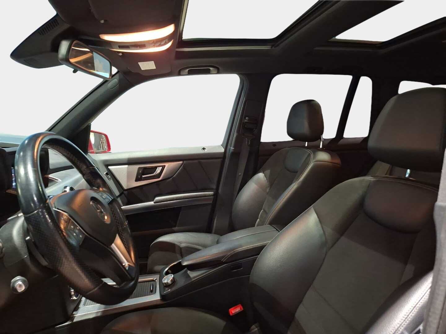 Mercedes-Benz GLK 2012 GLK 250 BLUETEC 4MATIC 5ov / Panorama / Koukku / ILS / Lohko / AMG-ulko / Nahka-alcantara / Facelift / Sähkökontti - Huippuvarusteltu & Juuri huollettu isosti! 2x Renkaat - HULLUT AVAJAISHULINAT KORKOTARJOUS 3,29 %