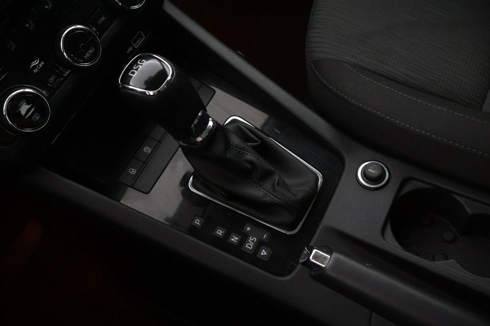 Skoda Octavia 2018 Combi 1,5 TSI Style DSG Autom ** Kessy / Lohkolämmitin / MirrorLink / Tutkat * - * Facelift kaksilla renkailla! / Asiallisesti huollettu! *