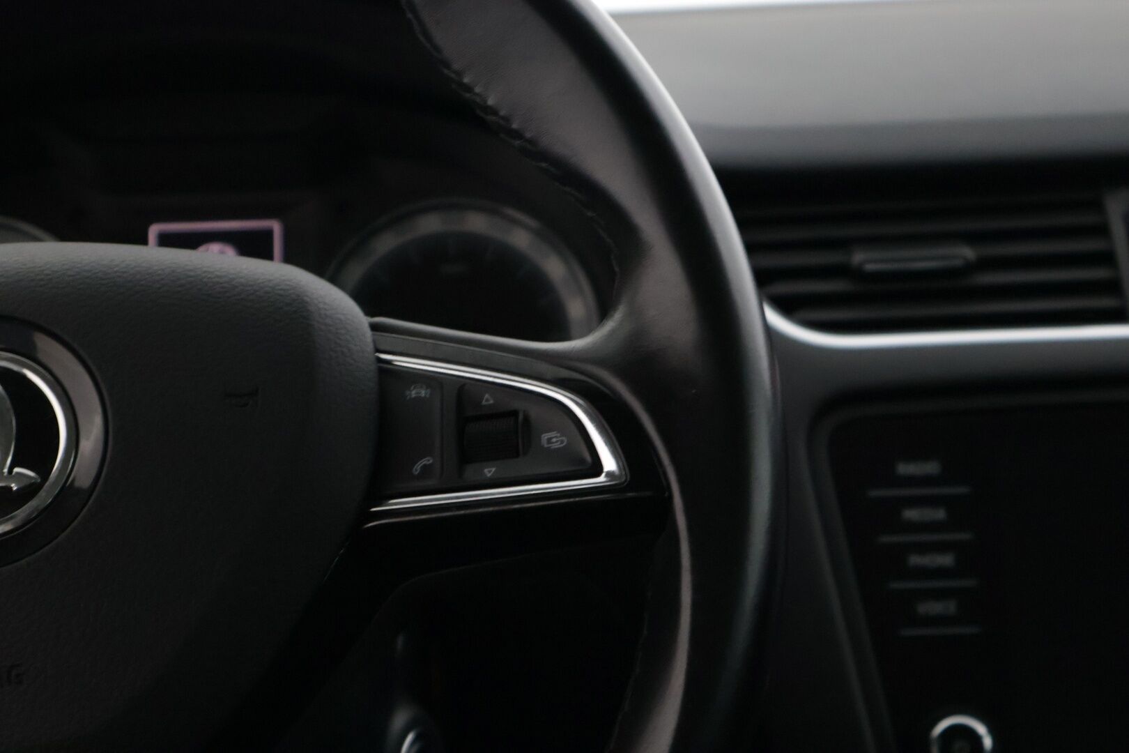 Skoda Octavia 2018 Combi 1,5 TSI Style DSG Autom ** Kessy / Lohkolämmitin / MirrorLink / Tutkat * - *Hihna vaihdettu 148tkm / Facelift kaksilla renkailla! / Asiallisesti huollettu! *