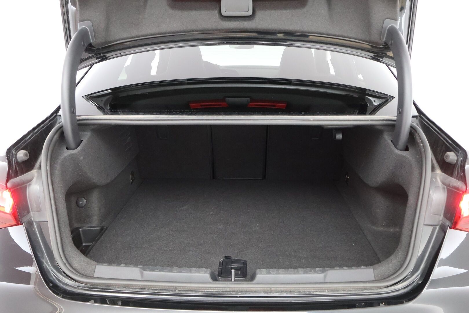 Audi RS 3 2022 Sedan TFSI quattro - 2,99 % KORKOTARJOUS TÄHÄN AUTOON - 31.5. ASTI! - Tehdastakuu / Bang & Olufsen / Adapt.Vakkari / Kattoluukku / Peruutuskamera / HUD / Matrix LED / Supervarusteet!