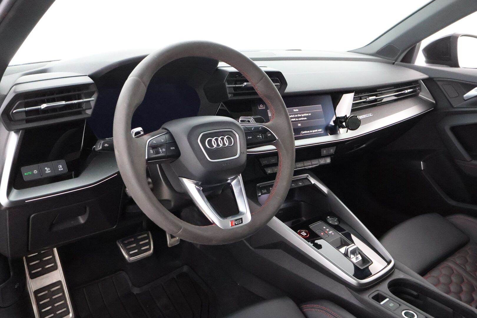 Audi RS 3 2022 Sedan TFSI quattro - 2,99 % KORKOTARJOUS TÄHÄN AUTOON - 31.5. ASTI! - Tehdastakuu / Bang & Olufsen / Adapt.Vakkari / Kattoluukku / Peruutuskamera / HUD / Matrix LED / Supervarusteet!