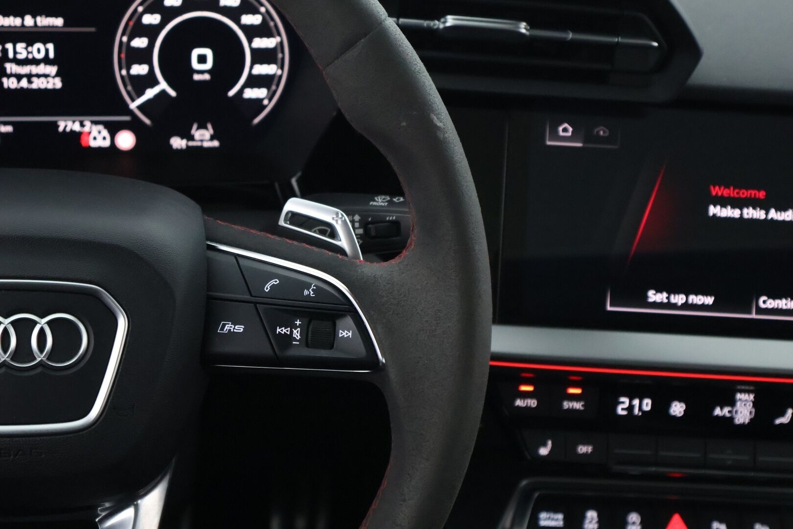 Audi RS 3 2022 Sedan TFSI quattro - 2,99 % KORKOTARJOUS TÄHÄN AUTOON - 31.5. ASTI! - Tehdastakuu / Bang & Olufsen / Adapt.Vakkari / Kattoluukku / Peruutuskamera / HUD / Matrix LED / Supervarusteet!